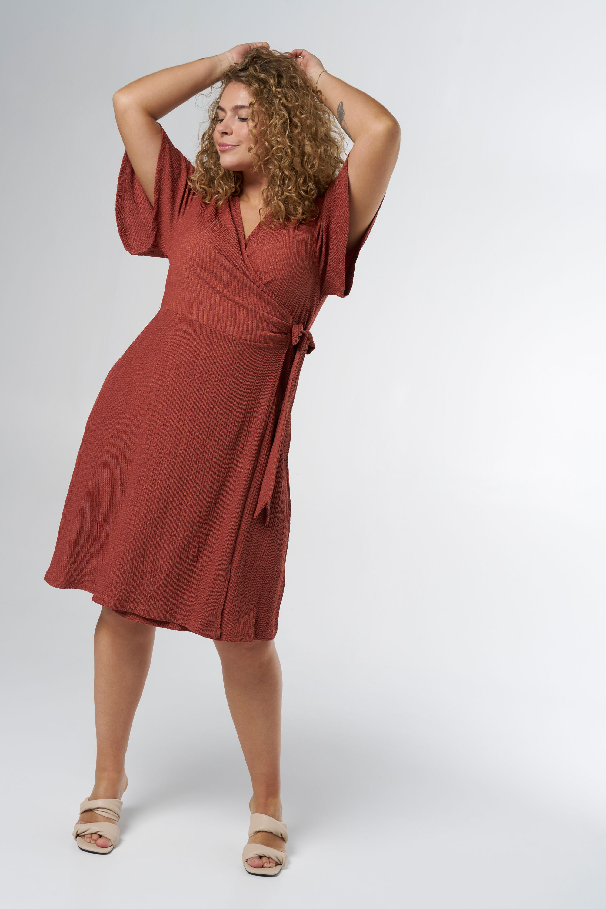 Robe portefeuille mi-longue image number 5