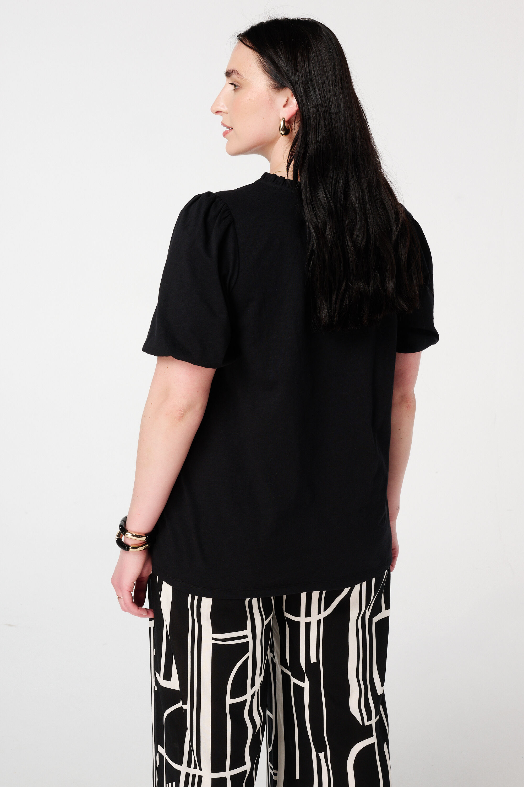 Haut avec col en V &agrave; volants image number 3