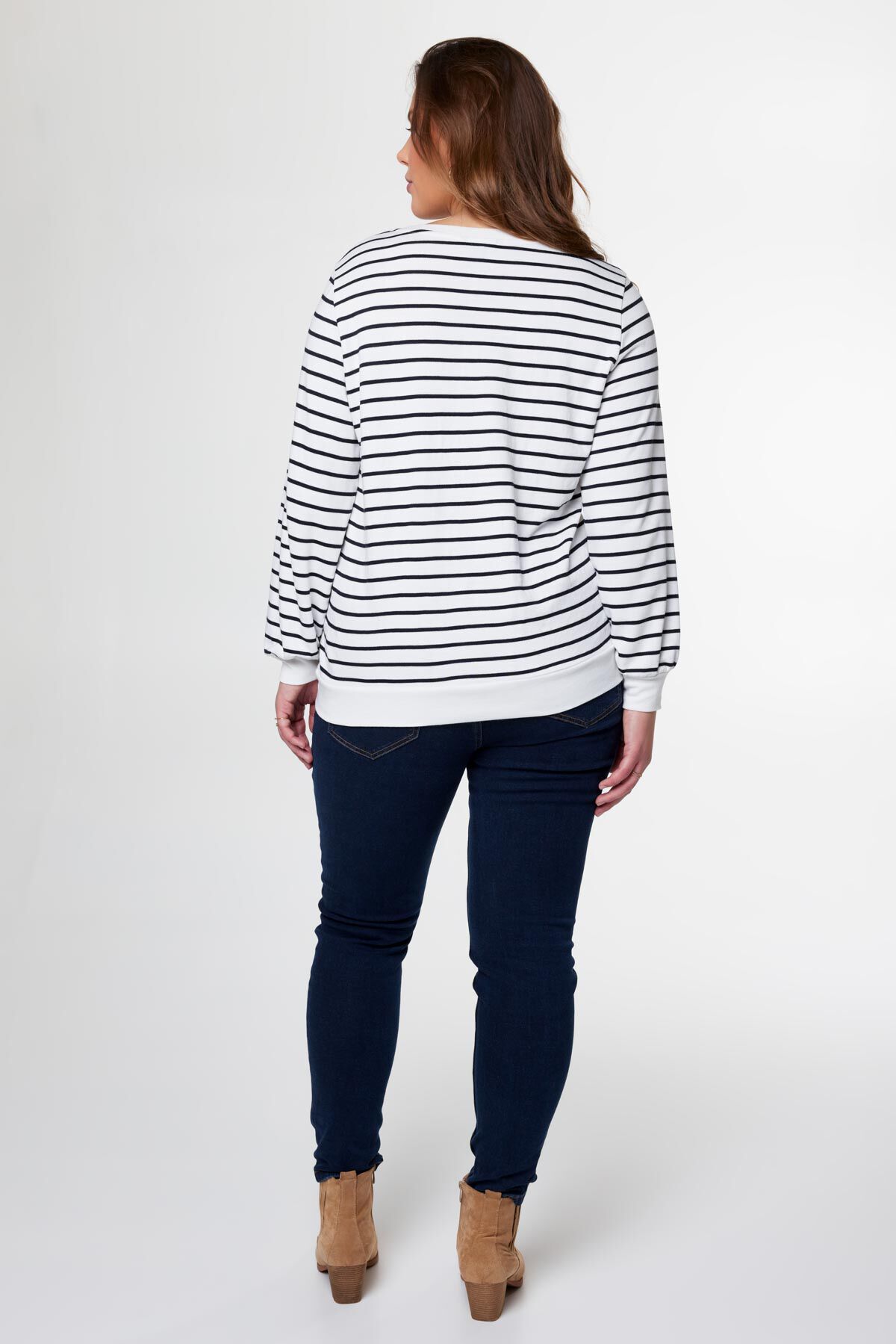 Pull avec inscription &laquo;&nbsp;Simplicit&eacute;&nbsp;&raquo; image number 3