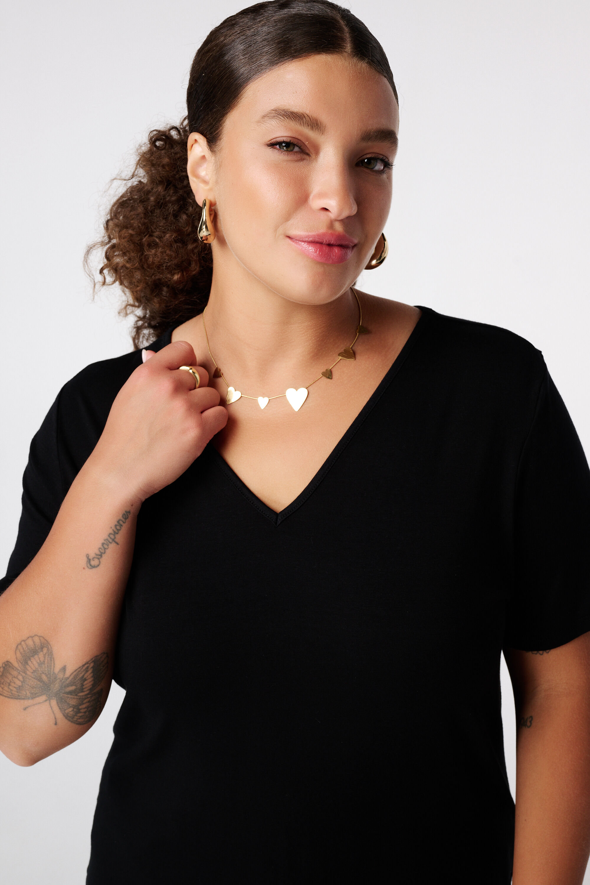 T-shirt &agrave; col en V image number 4