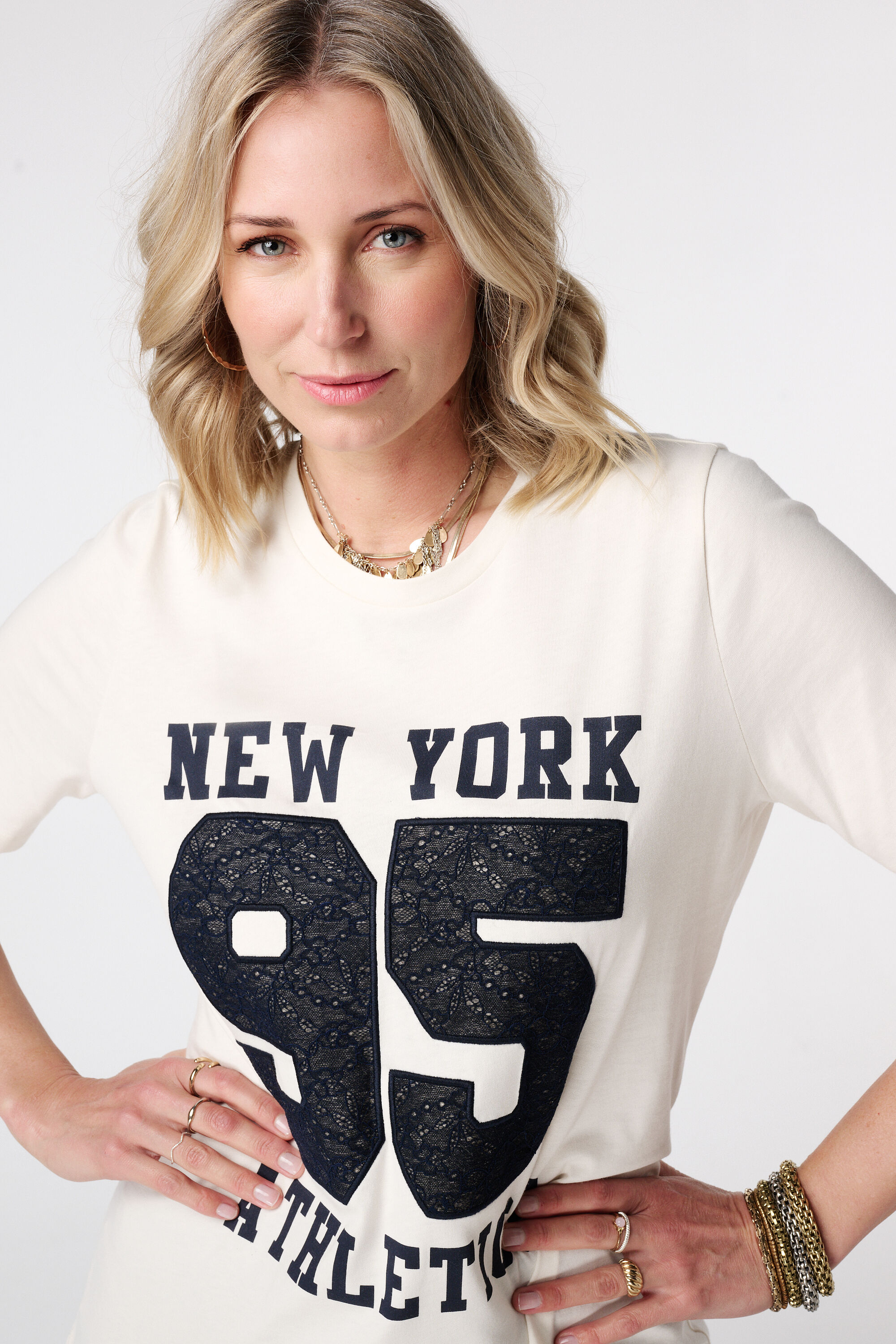 T-shirt avec imprim&eacute; dentelle image number 4