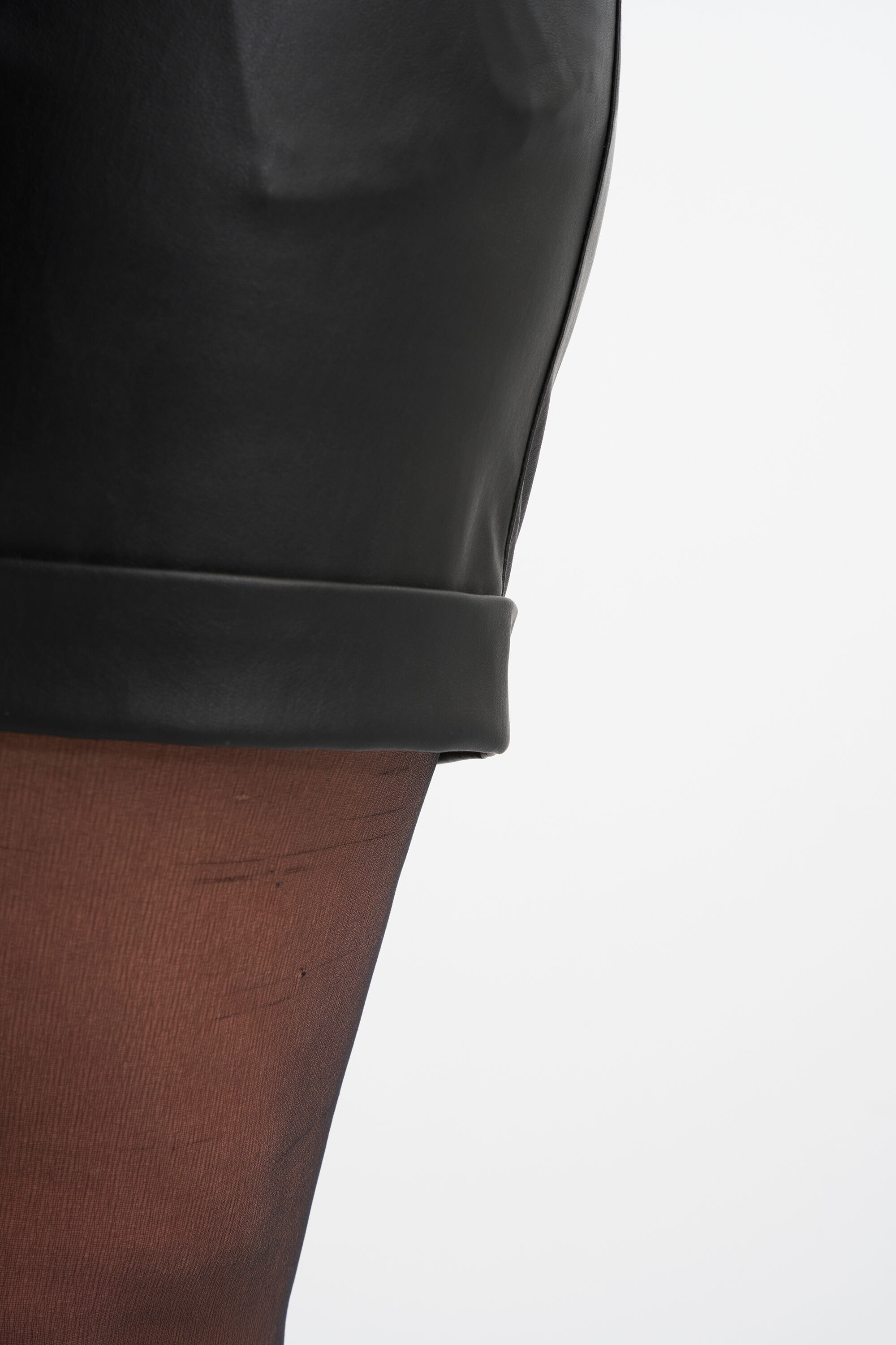 Shorts en PU avec ceinture &agrave; nouer  image number 6