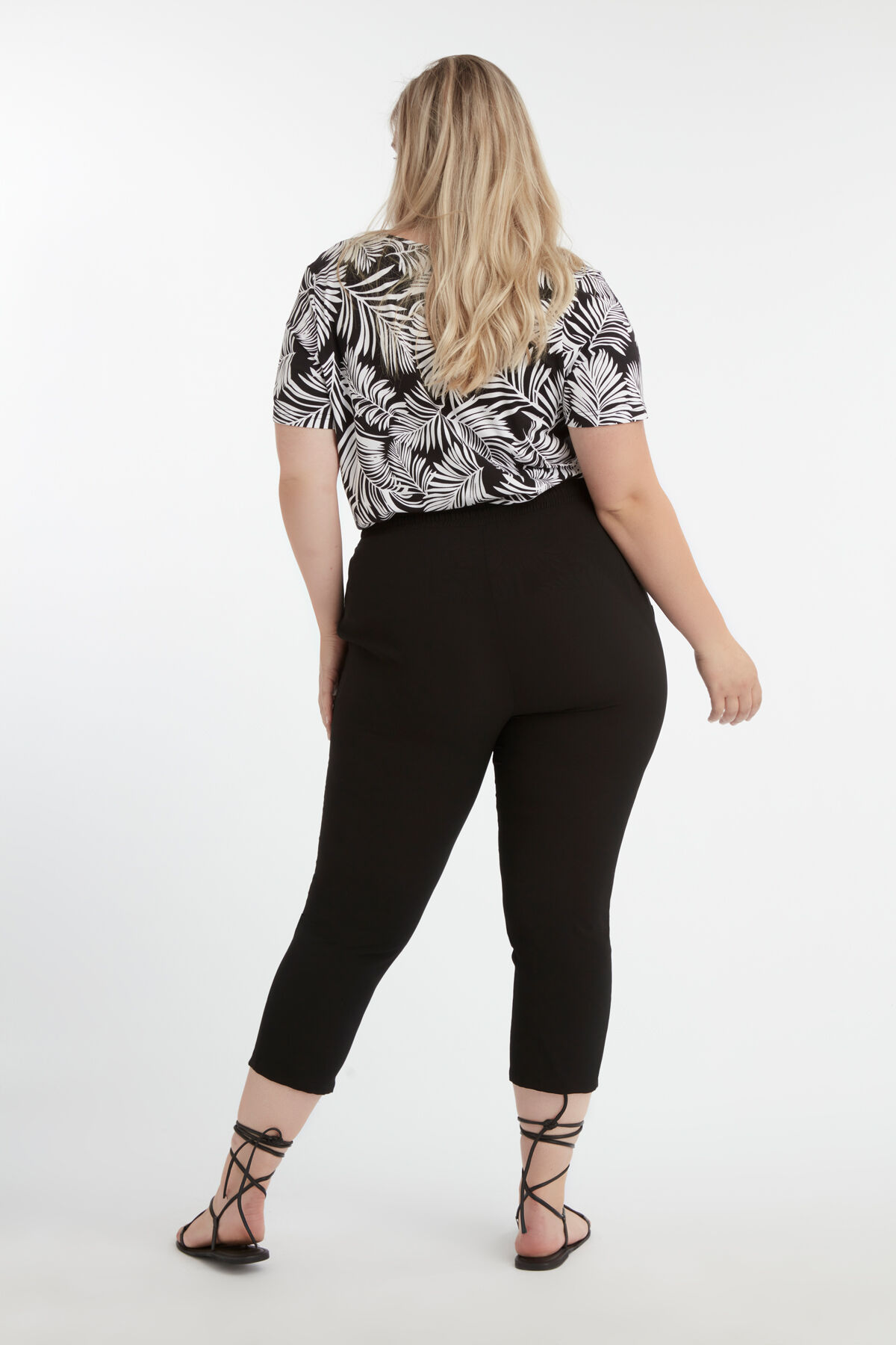 Pantalon coupe ample image number 4