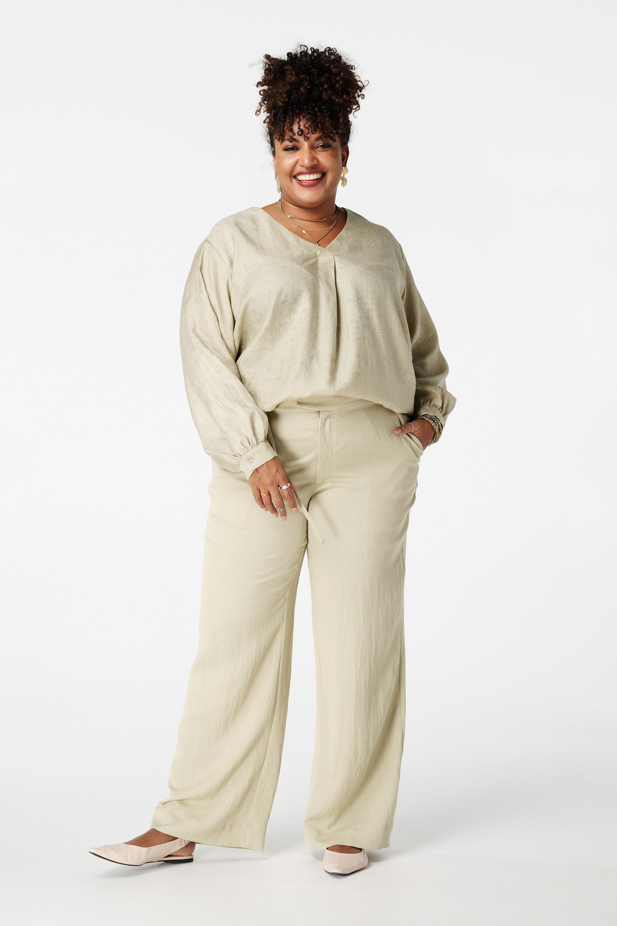 Blouse aspect satin&eacute; image number 5