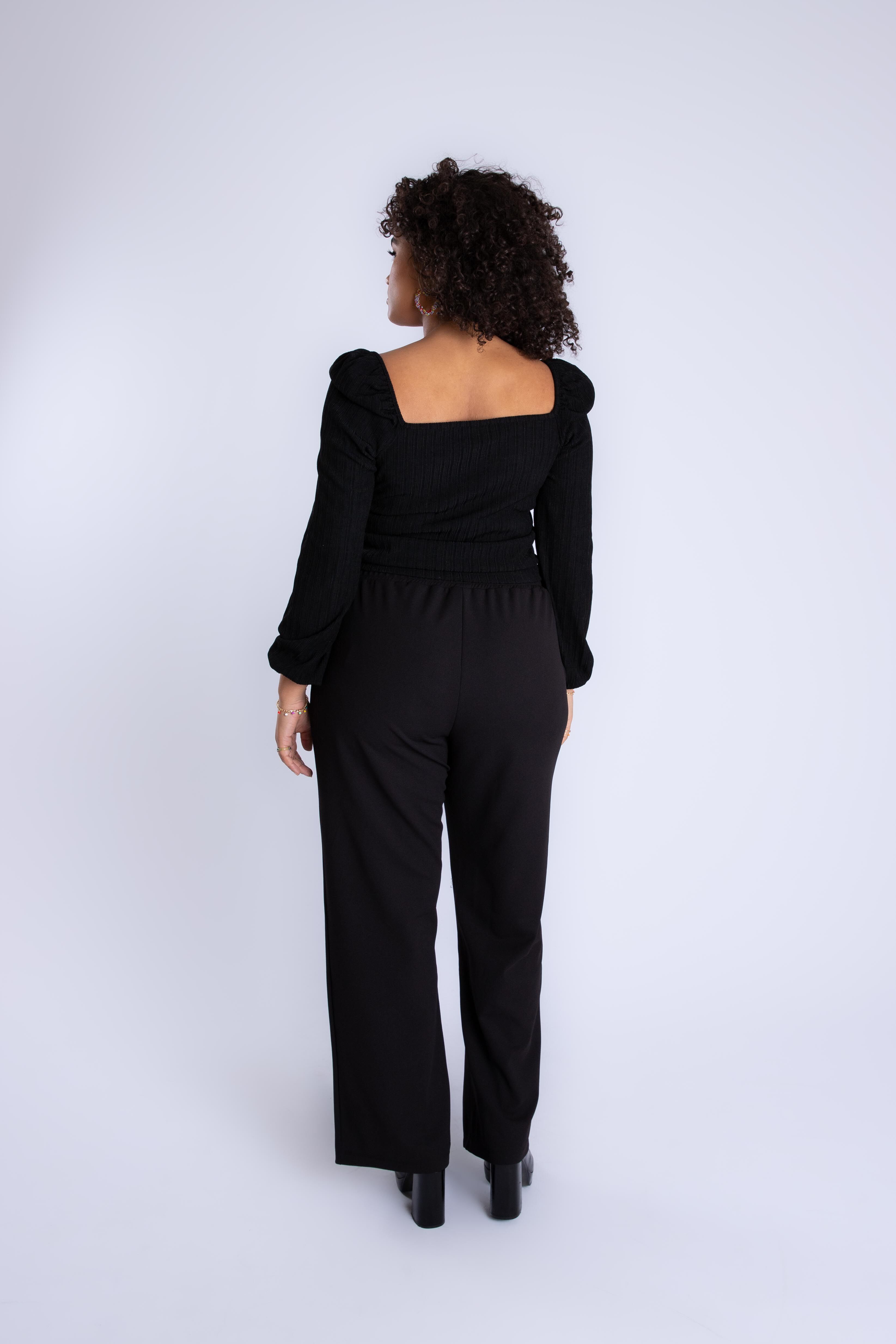 Haut d&eacute;cor&eacute; en dentelle  image number 4