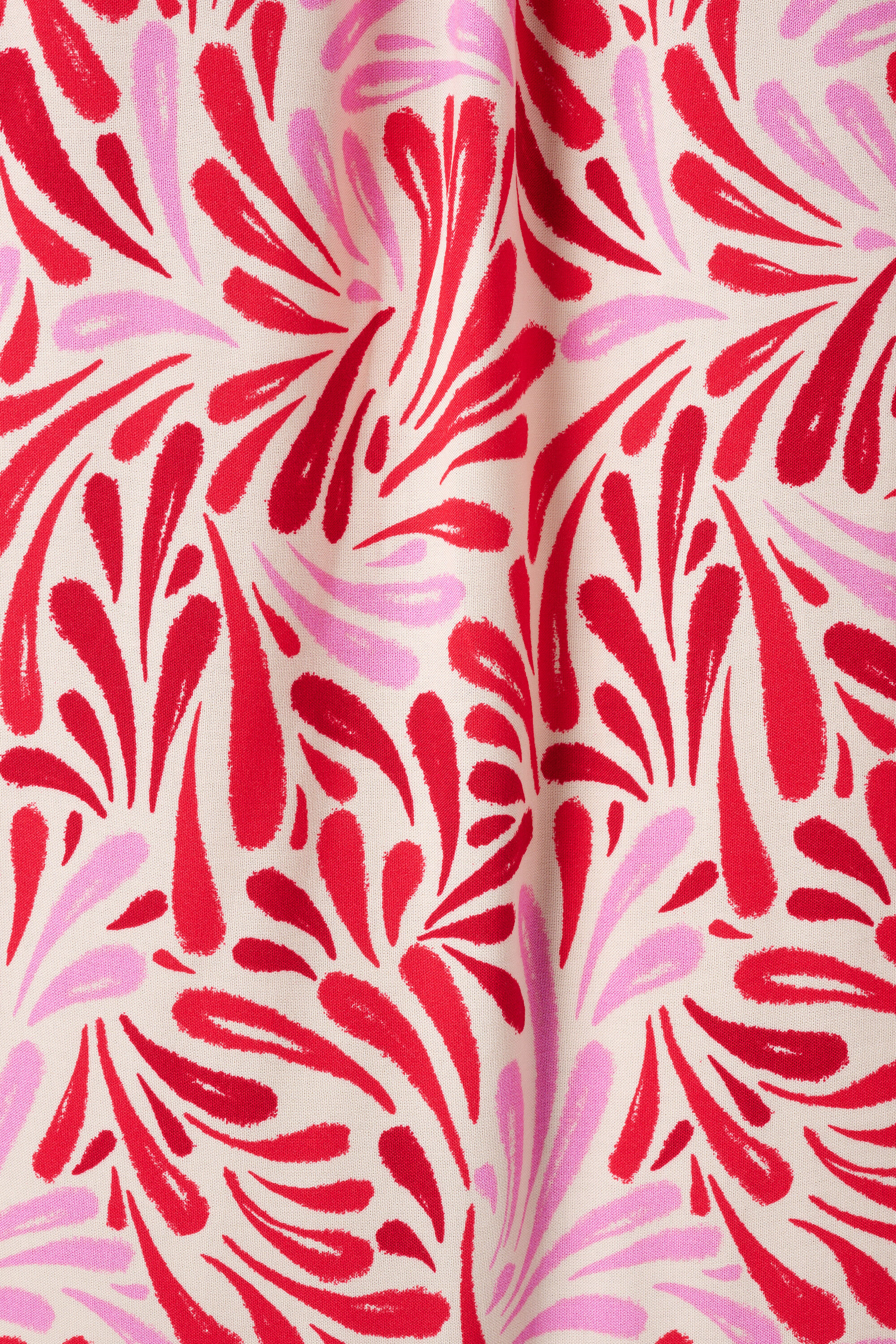 Robe l&eacute;g&egrave;re avec col en V image number 6