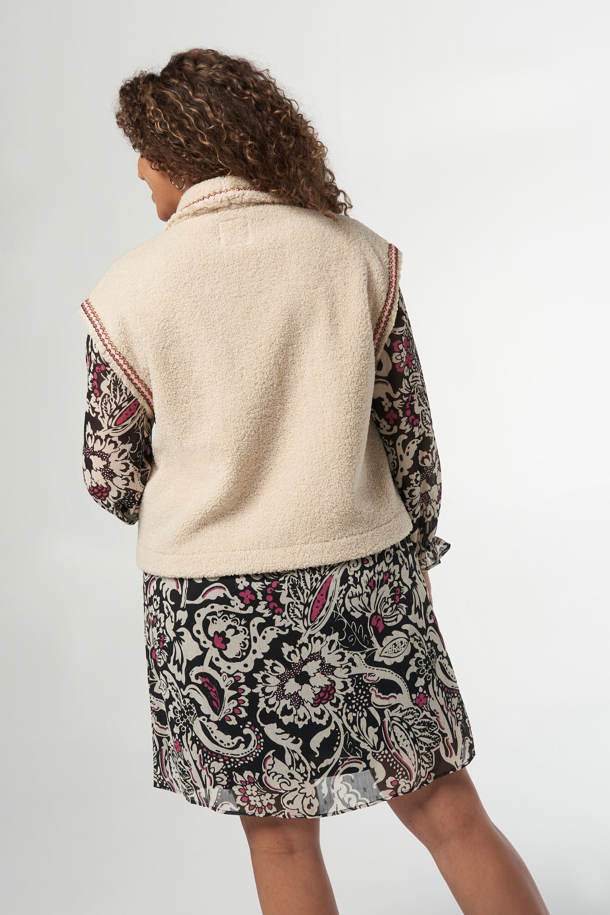 Gilet Teddy avec d&eacute;tails image number 3