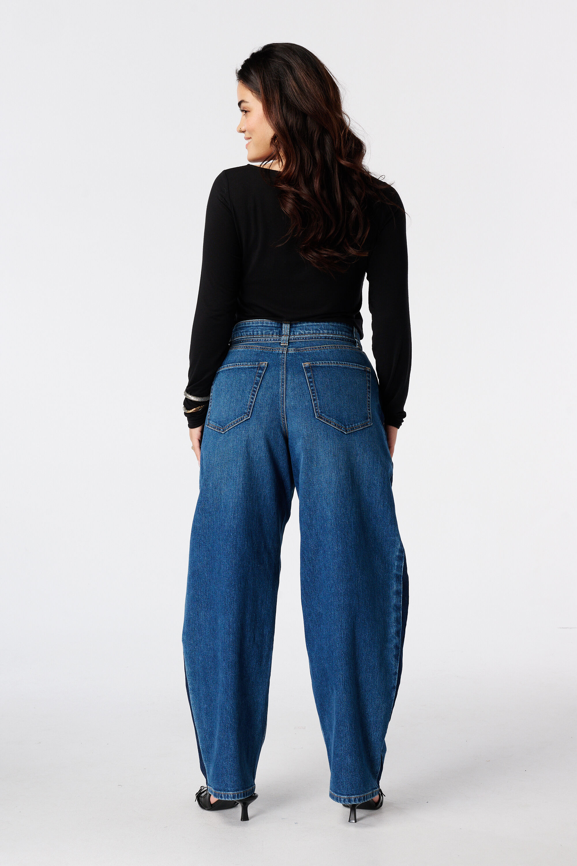 Jean barrel  image number 3