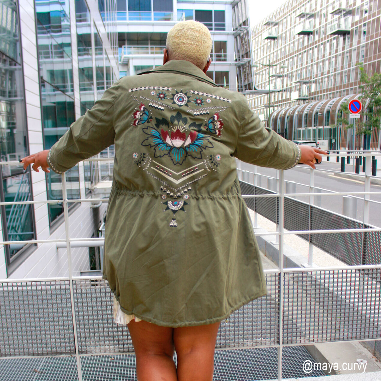 Remarqué dans la rue @maya.curvy