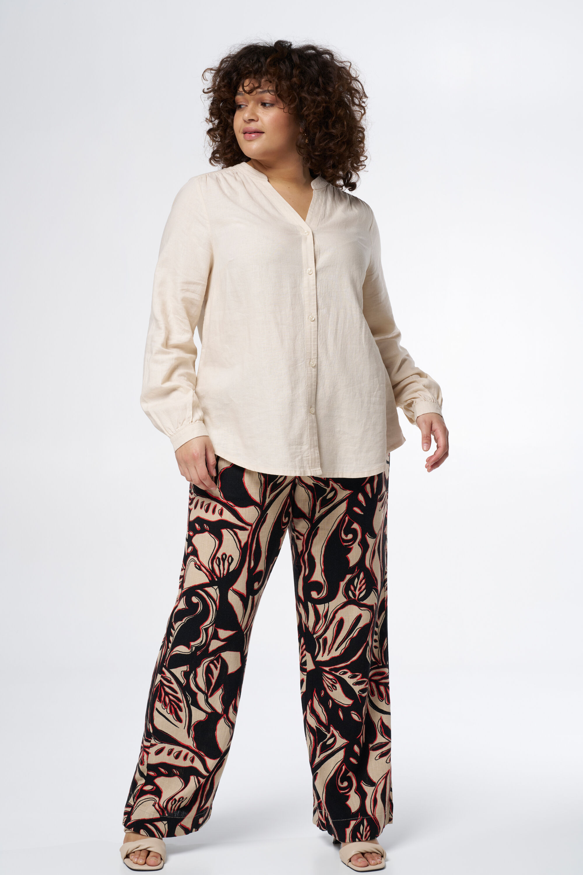 Chemisier avec col en V image number 5