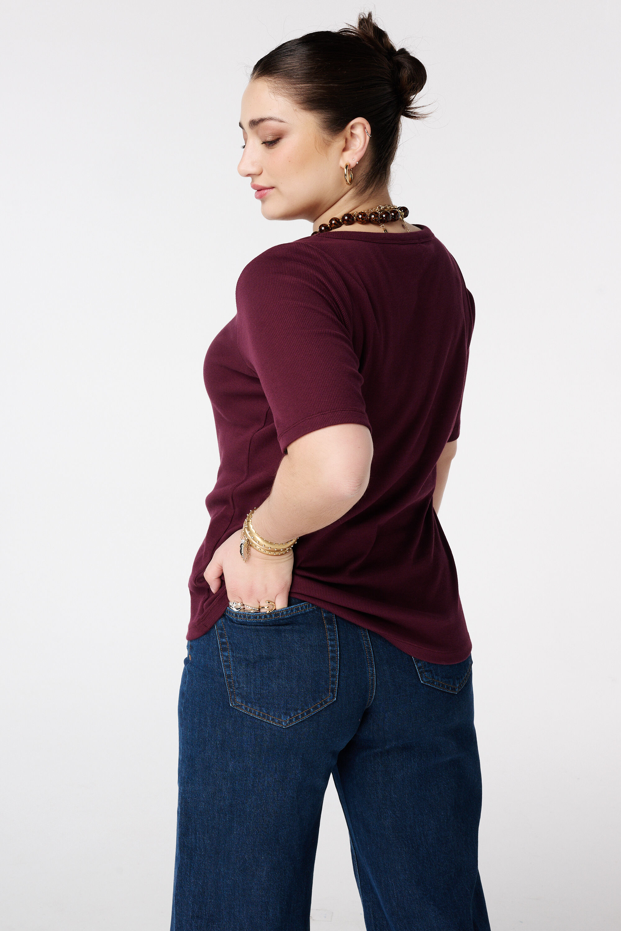 Top en maille c&ocirc;tel&eacute;e avec col en V image number 3