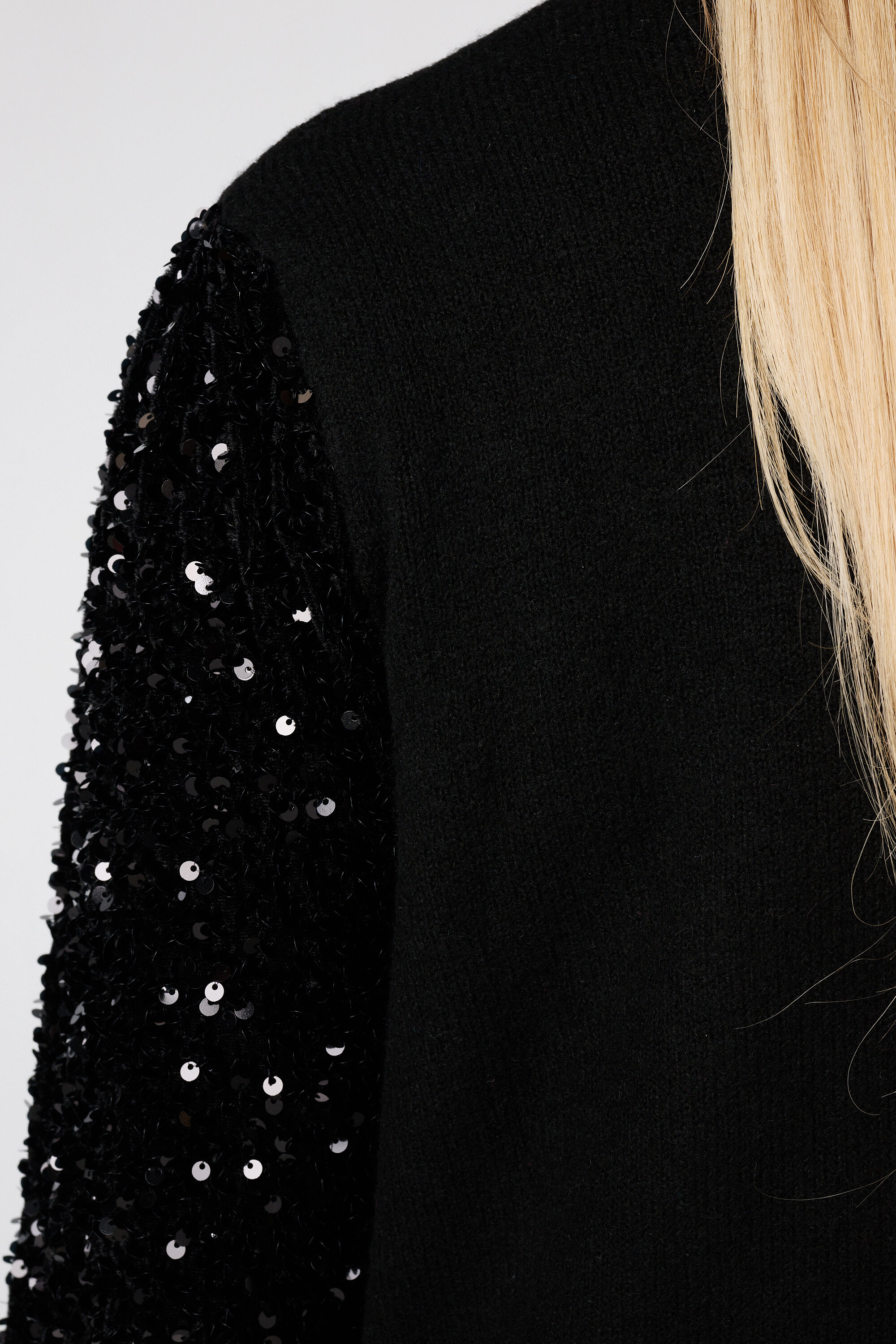 Tunique en maille avec manches &agrave; sequins image number 6