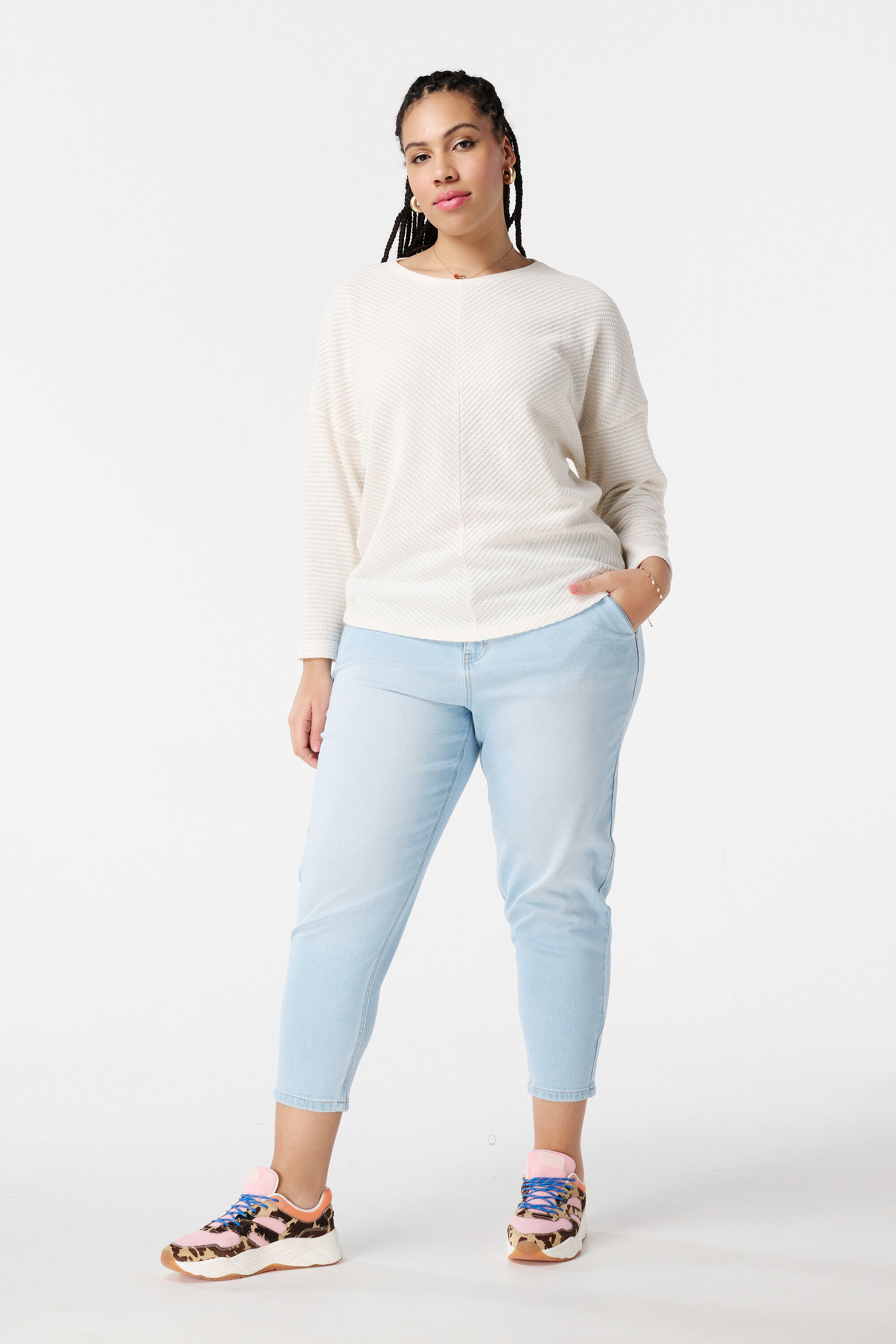 Pull &agrave; mailles ajour&eacute;es image number 5