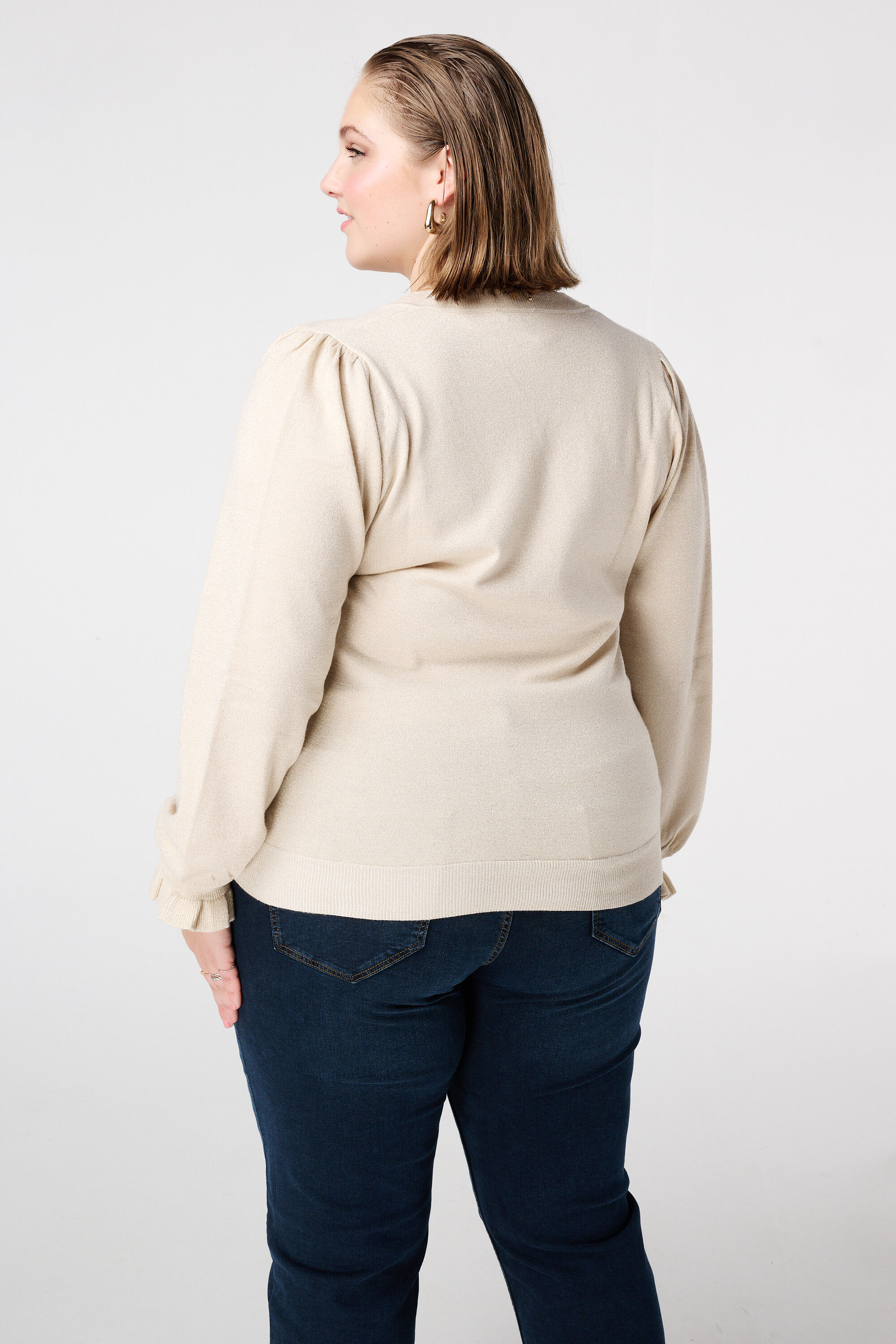 Pull en lurex avec manches volant&eacute;es image number 3