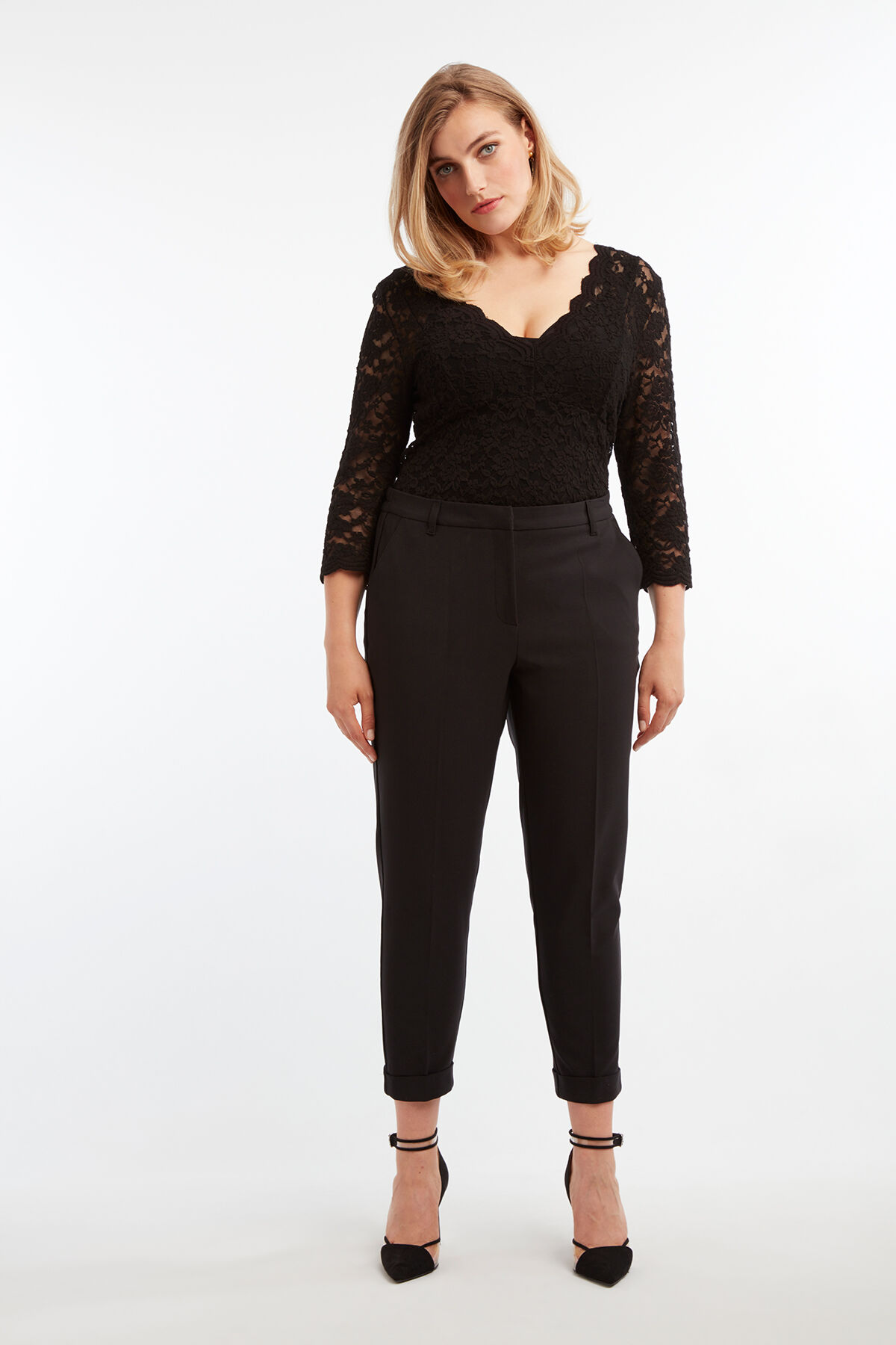 Haut en dentelle image number 3