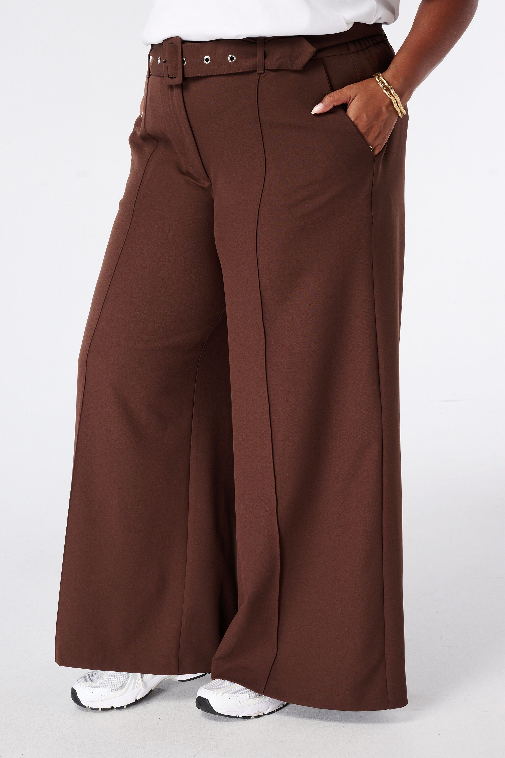 Pantalon large avec ceinture image number 5