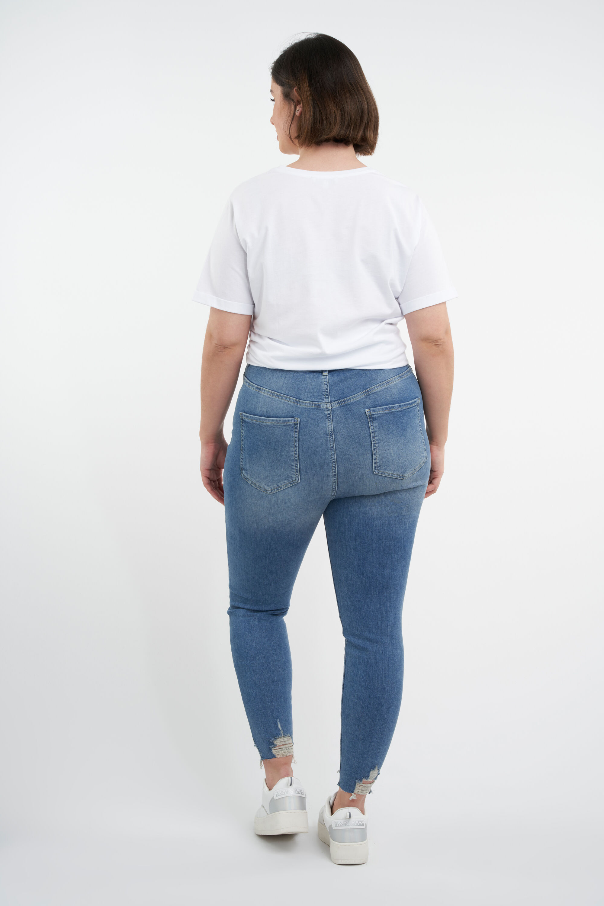 Jeans avec d&eacute;chirures image number 3