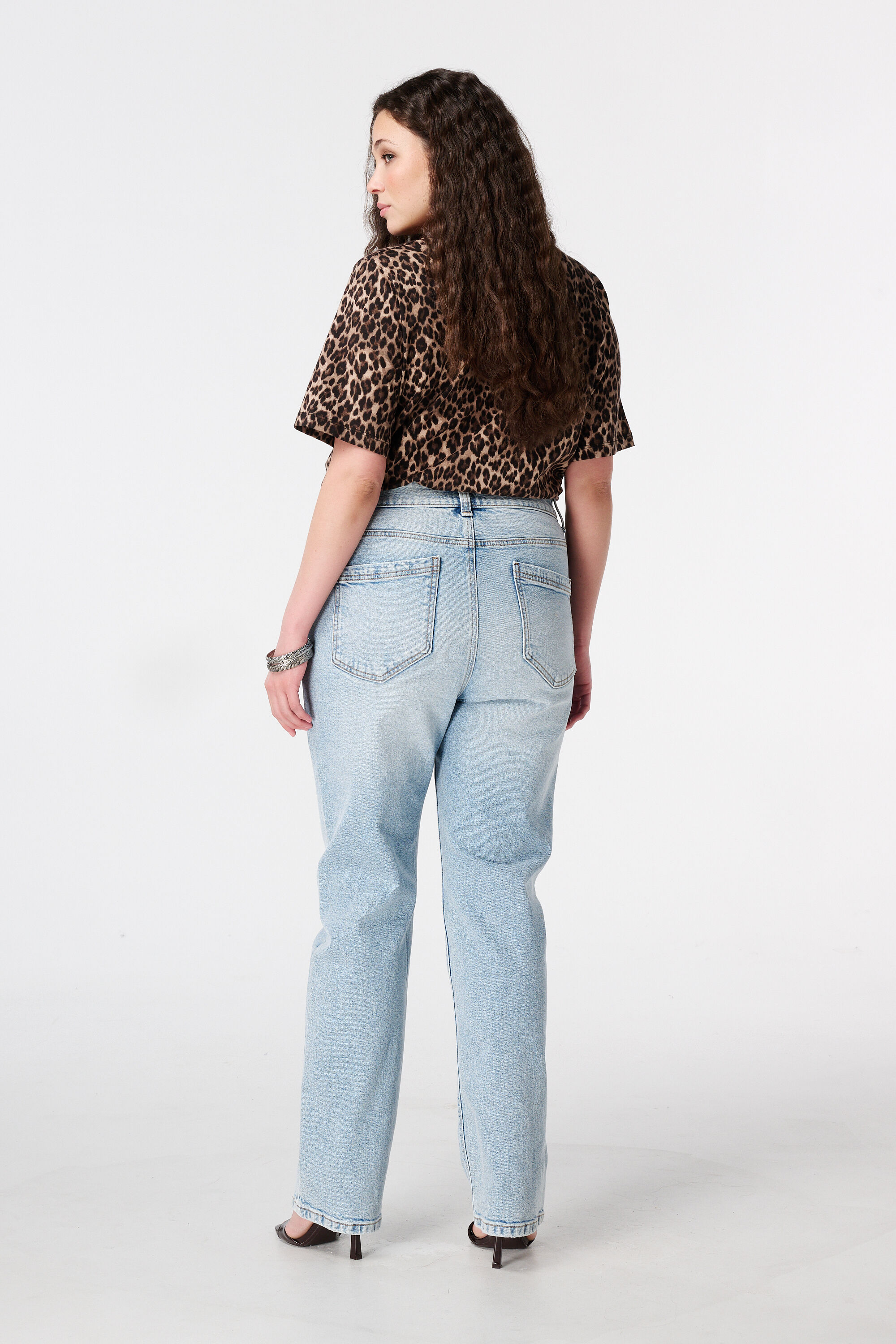 Jean straight leg &agrave; taille mi-haute image number 3