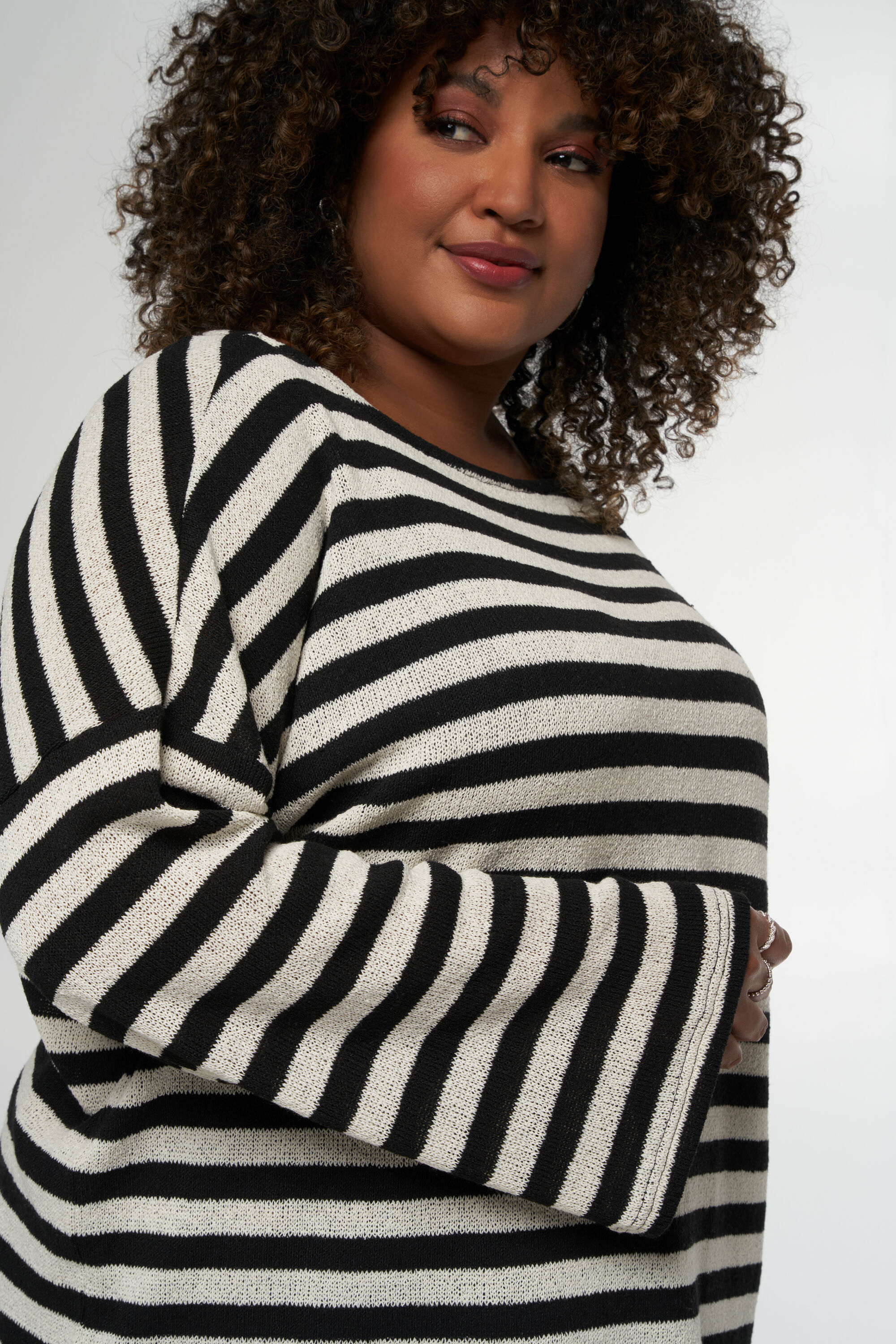 Haut &agrave; manches longues &eacute;vas&eacute;es image number 4