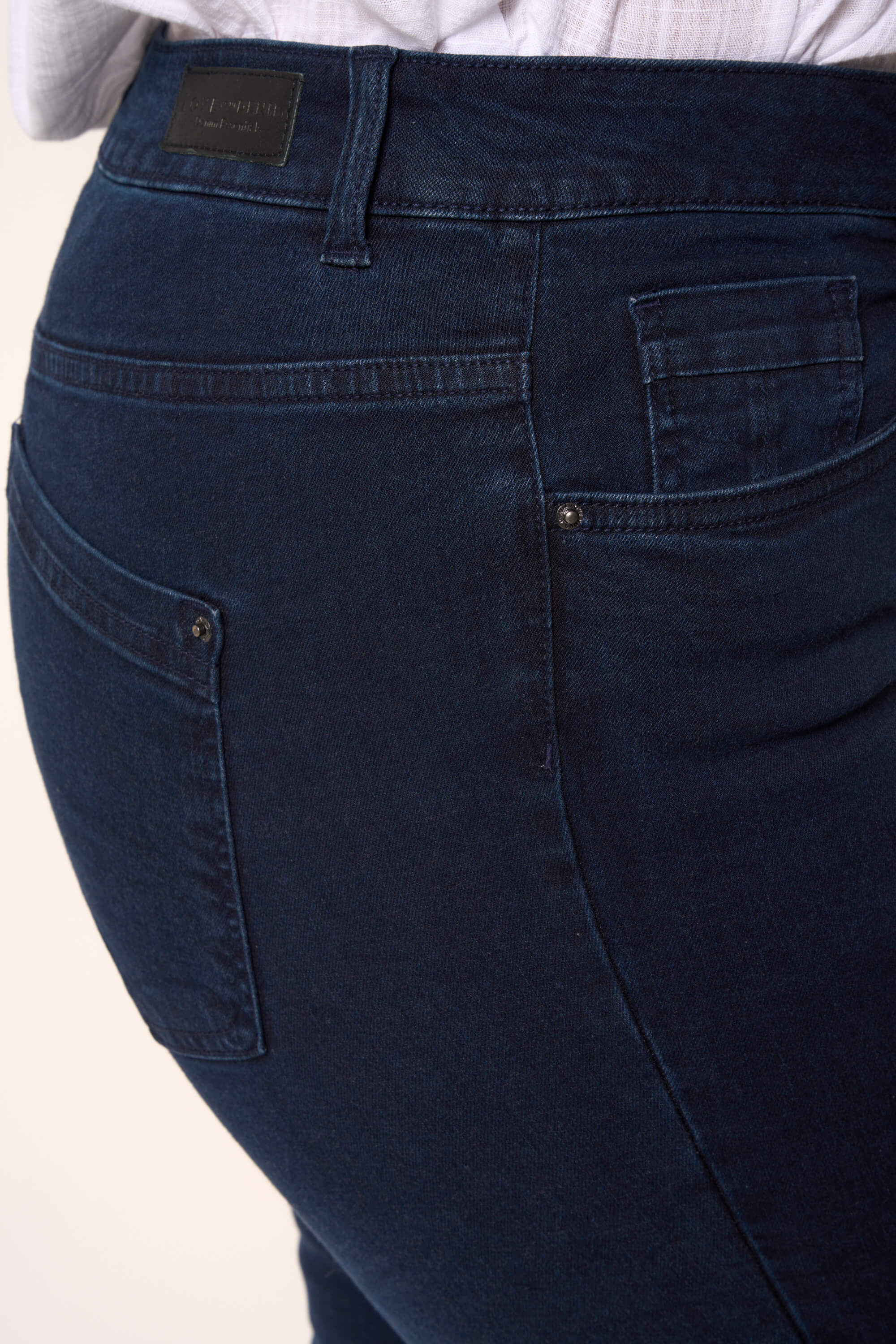 Jean &agrave; jambes droites LILY image number 4