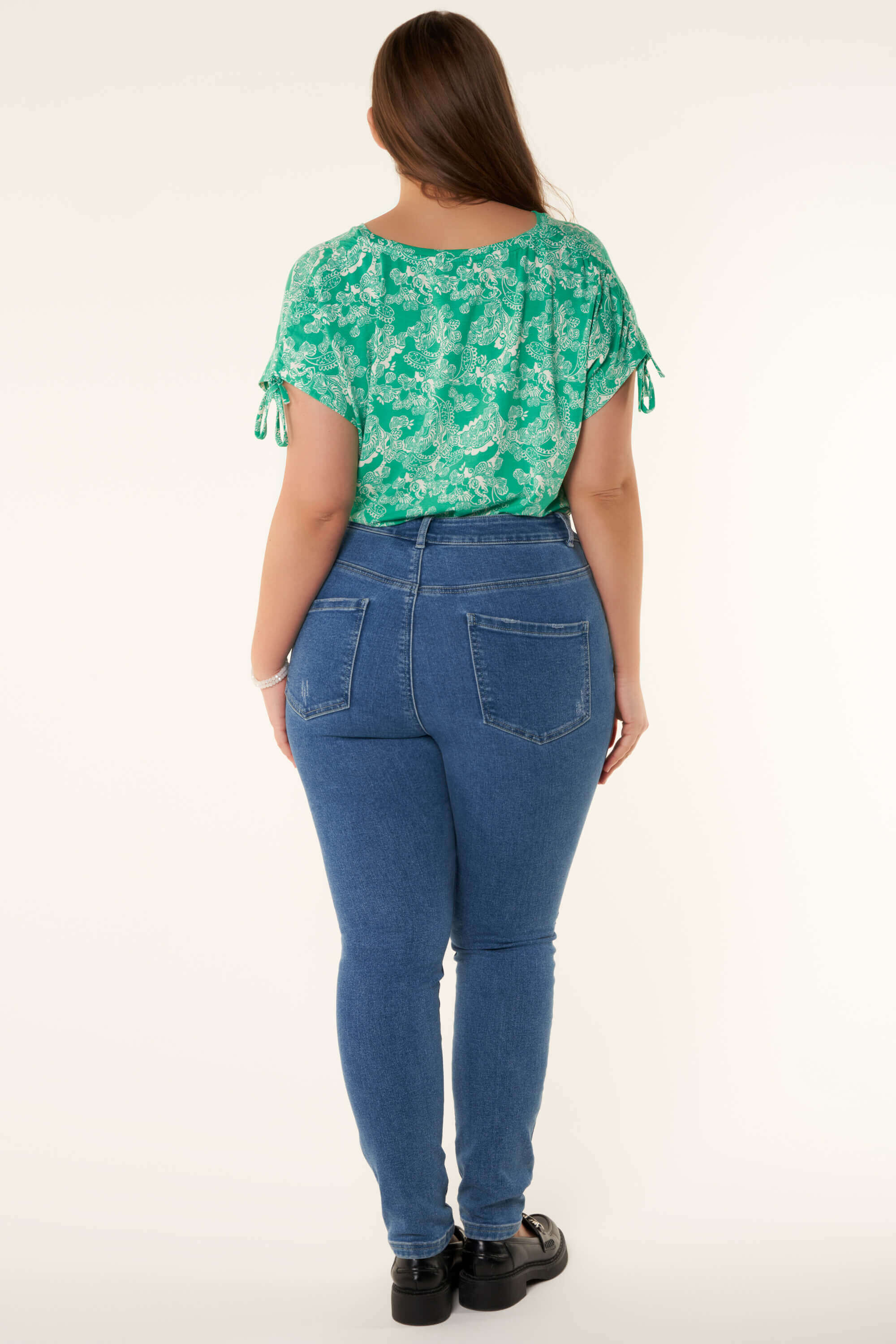 Jean avec d&eacute;chirures image number 1