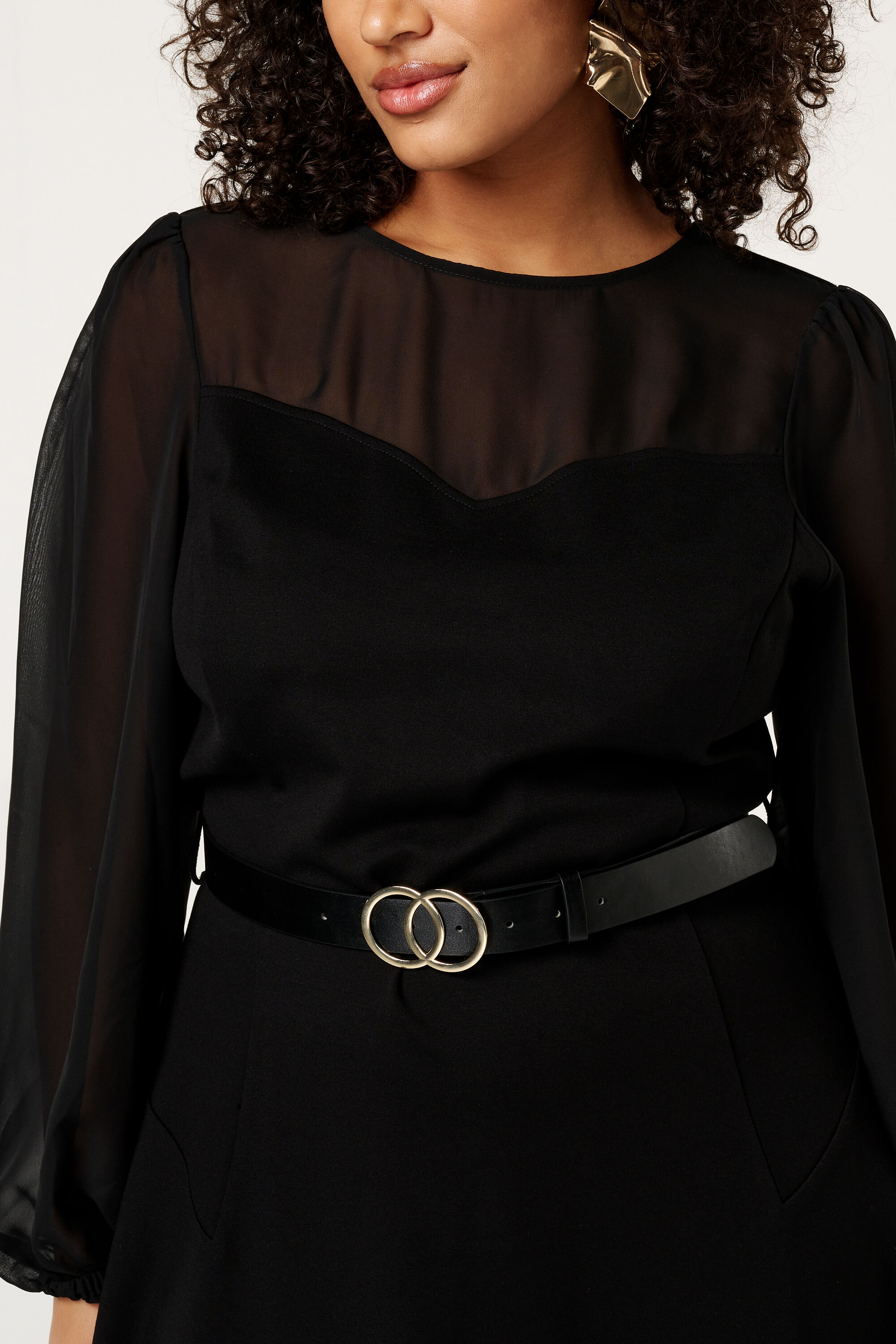 Robe avec ceinture assortie image number 4