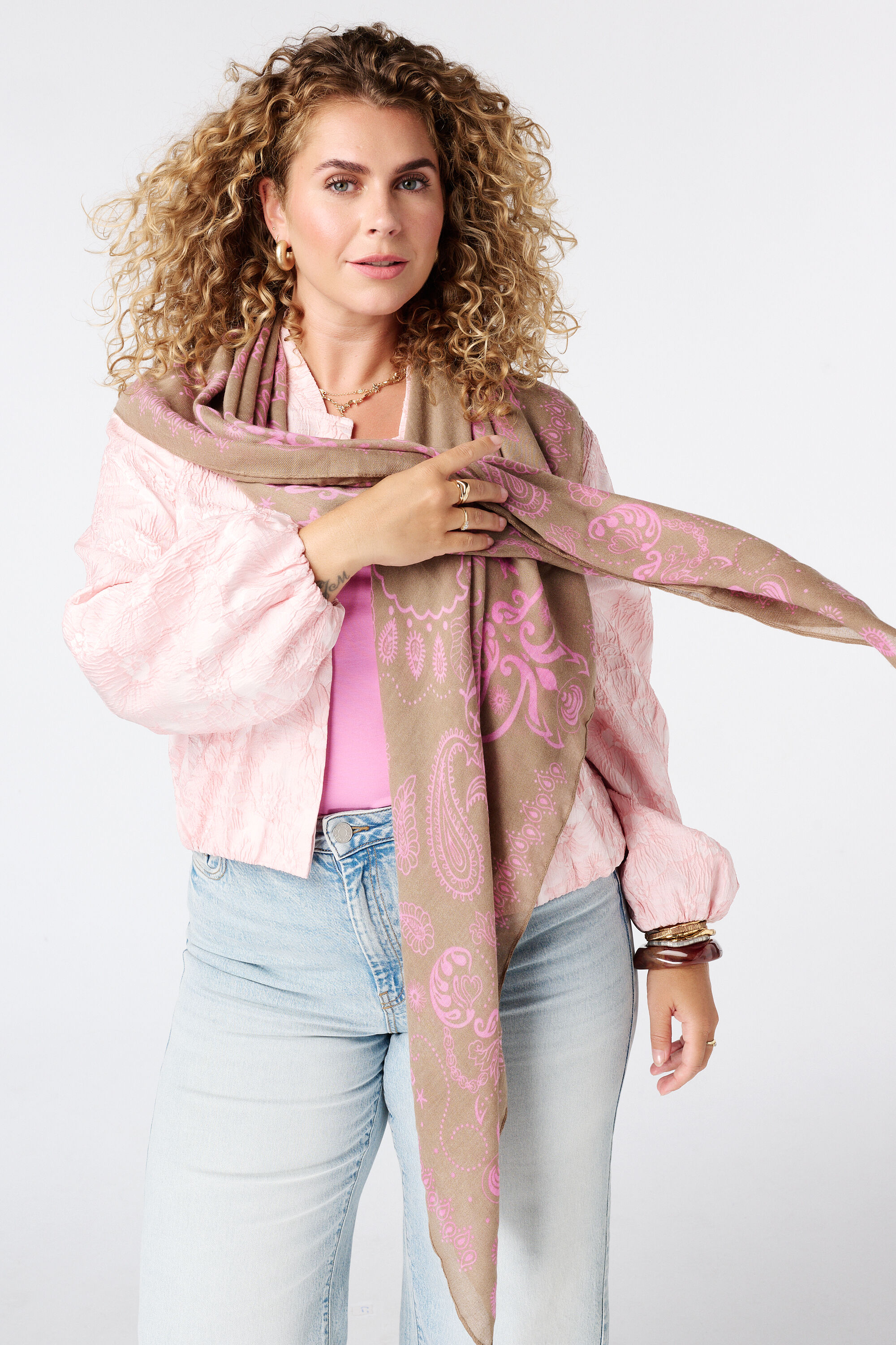 Foulard &agrave; imprim&eacute; d&eacute;coratif