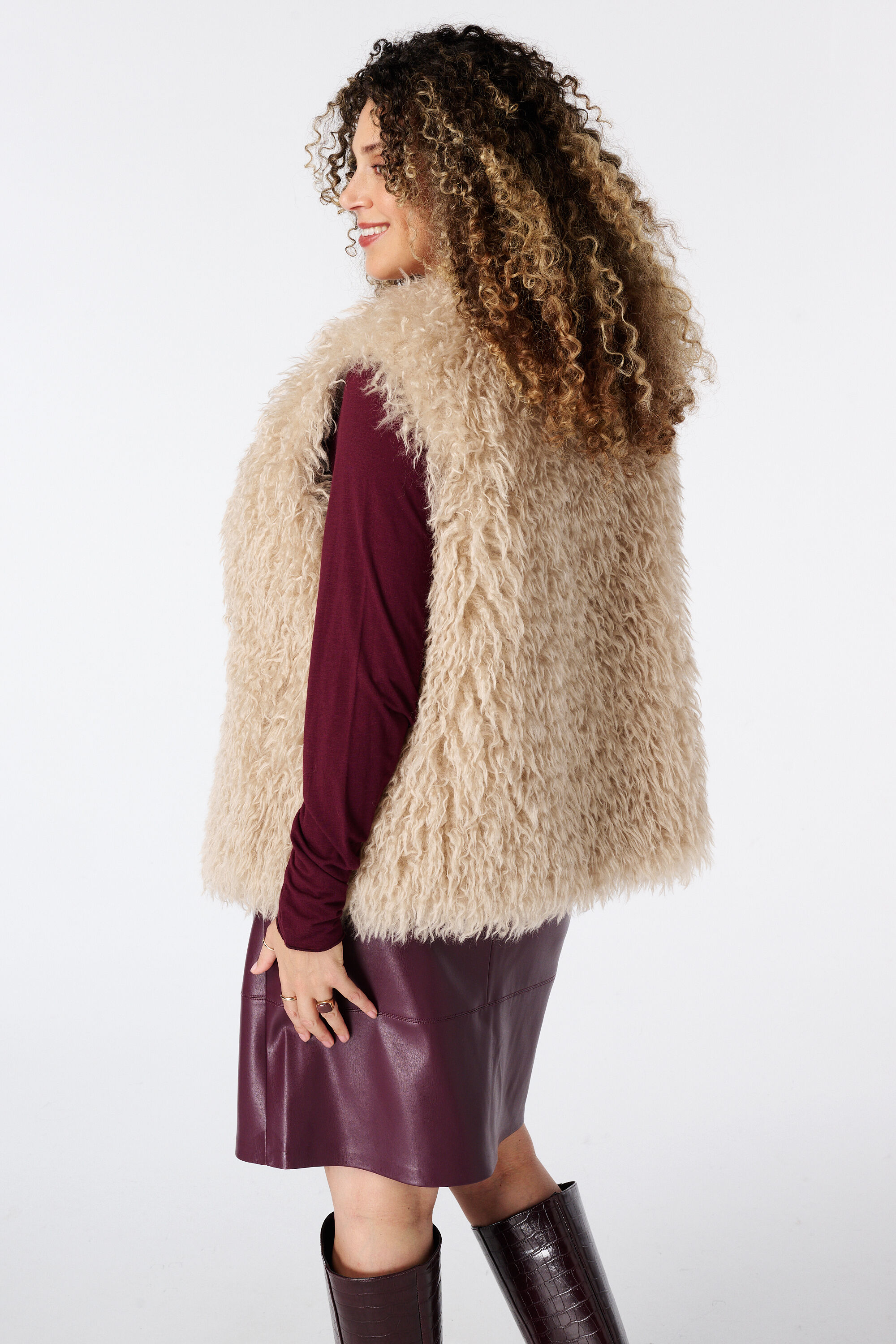 Gilet doux sans manches image number 3