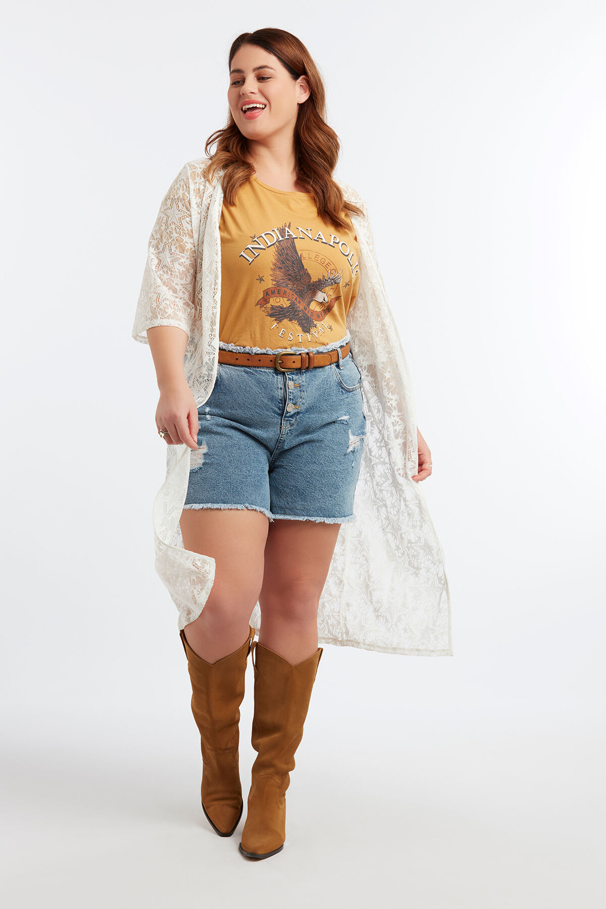 Shorts effiloch&eacute;s avec fermeture boutonn&eacute;e image number 6