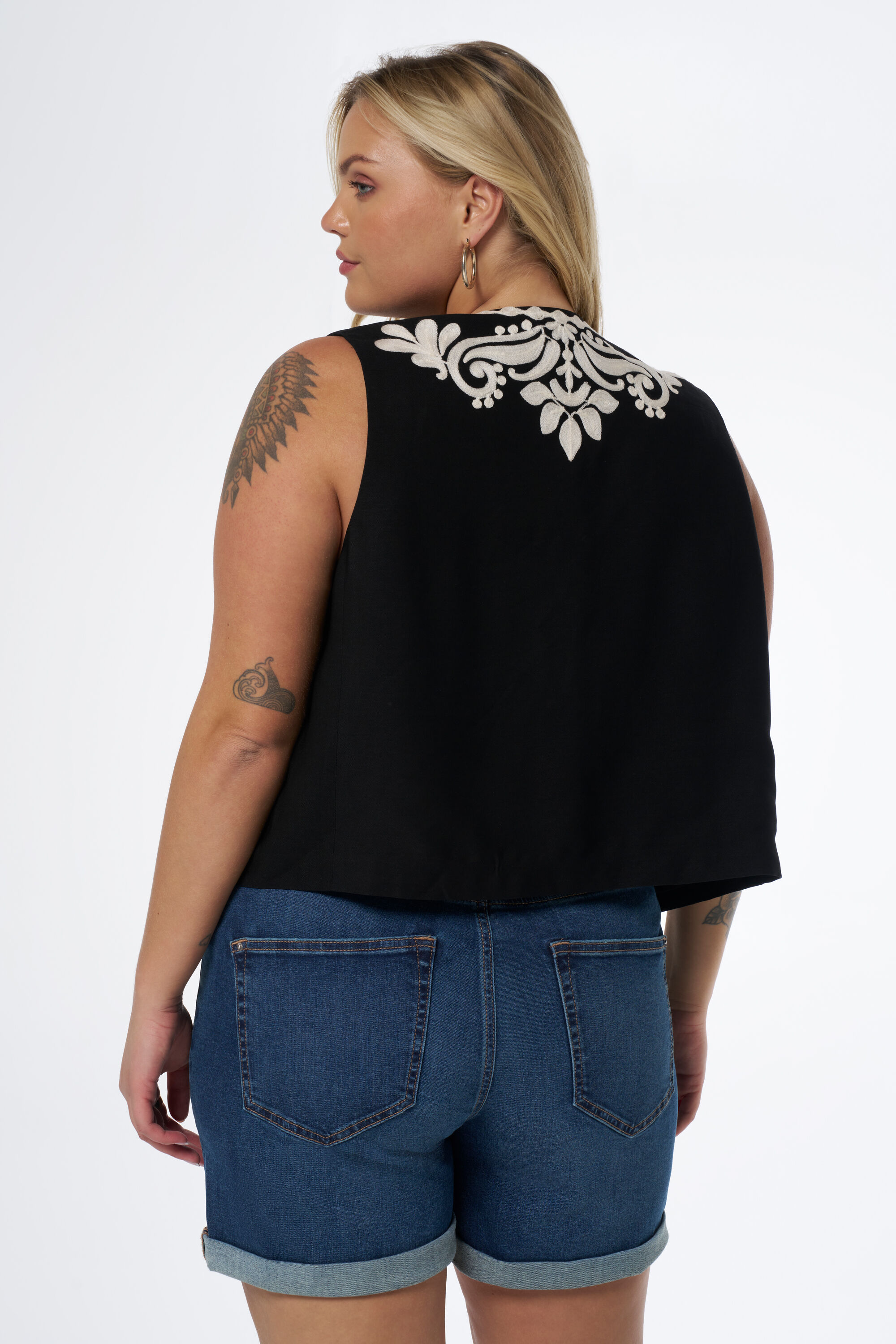 Gilet brod&eacute; image number 3