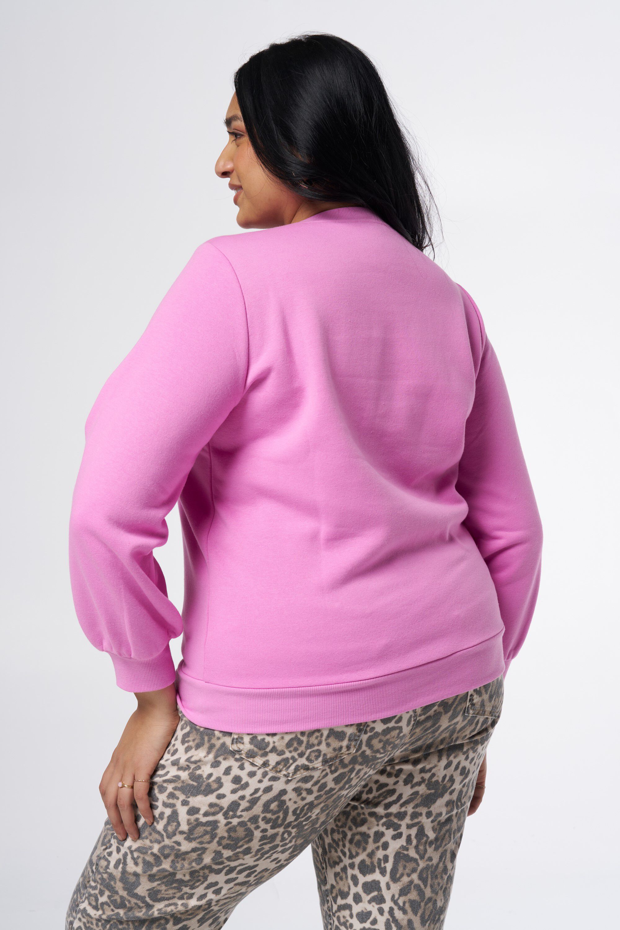 Pull avec inscription image number 3