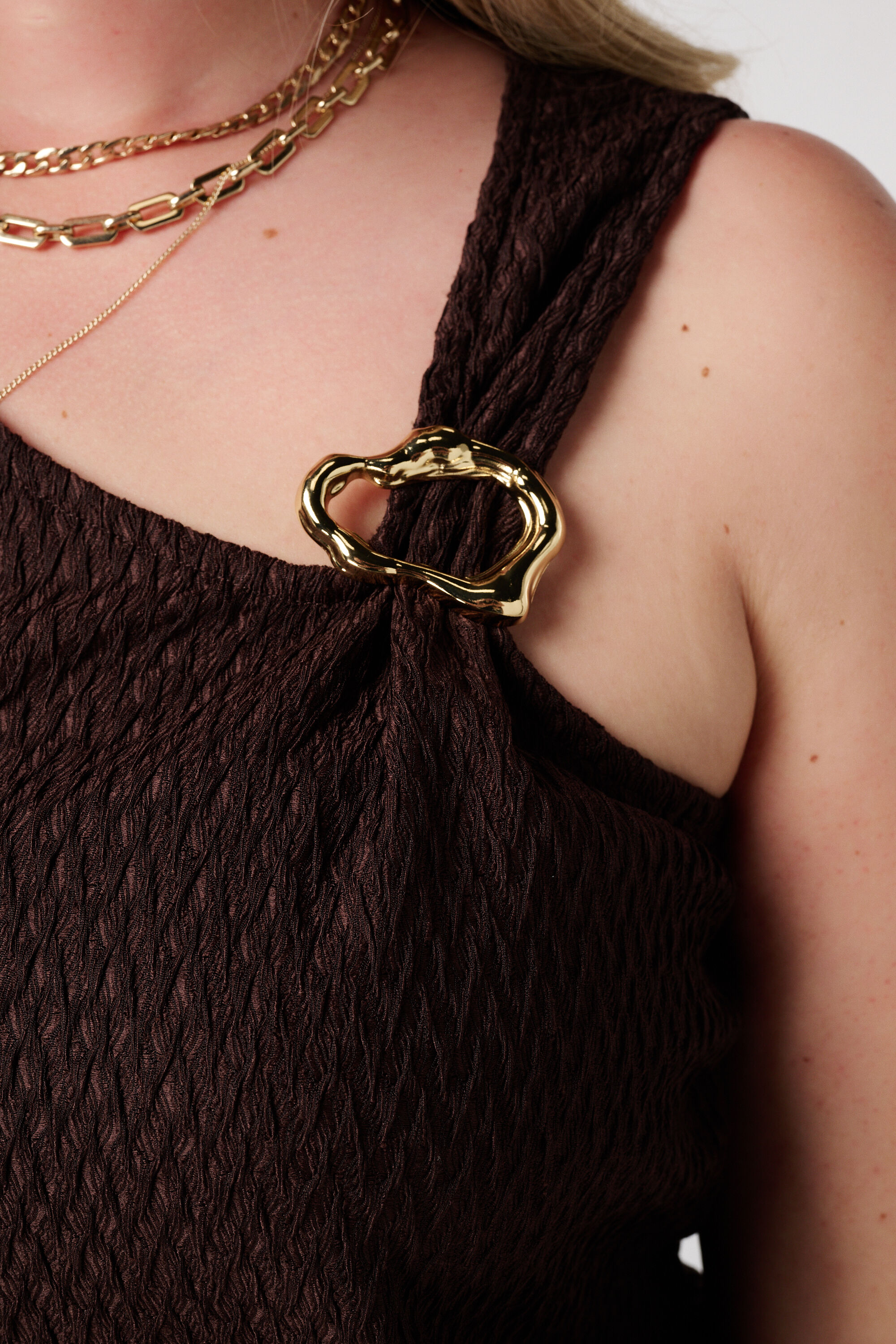 Top asym&eacute;trique avec d&eacute;tails d&eacute;coratifs image number 6