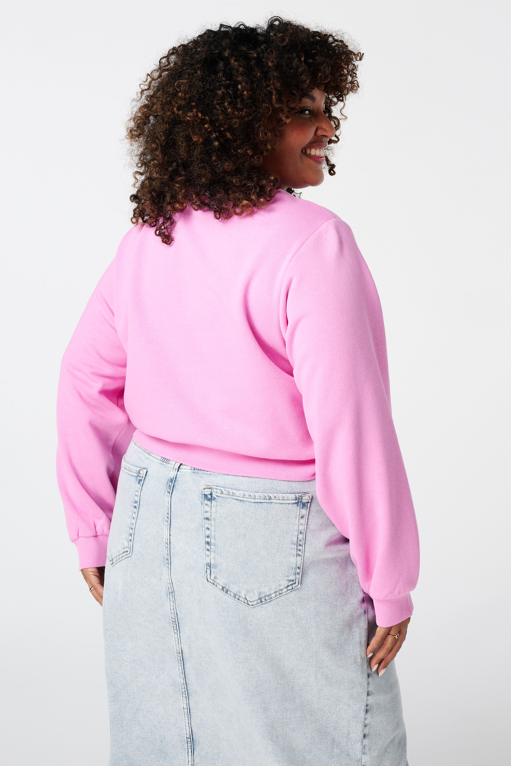 Pull avec inscription image number 3