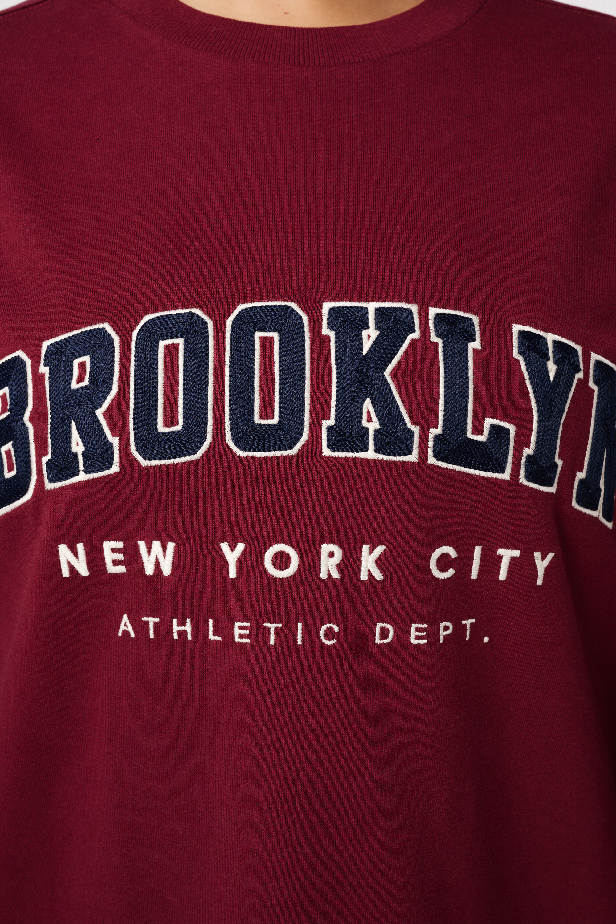 Robe sweat avec inscription image number 6