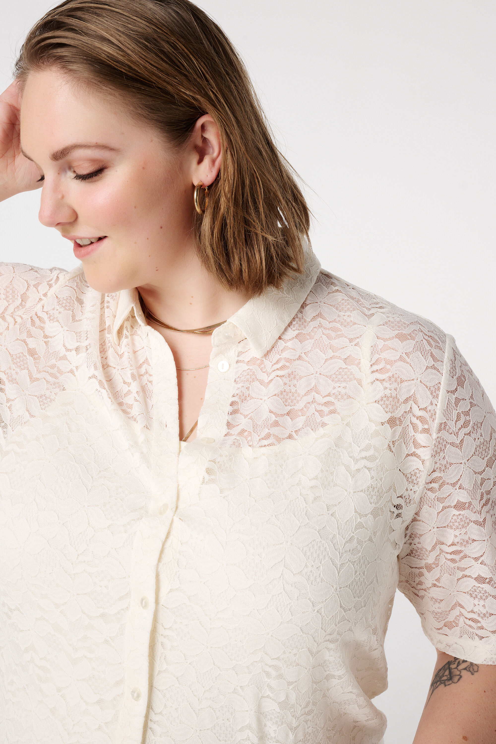 Top en dentelle &agrave; manches courtes image number 4