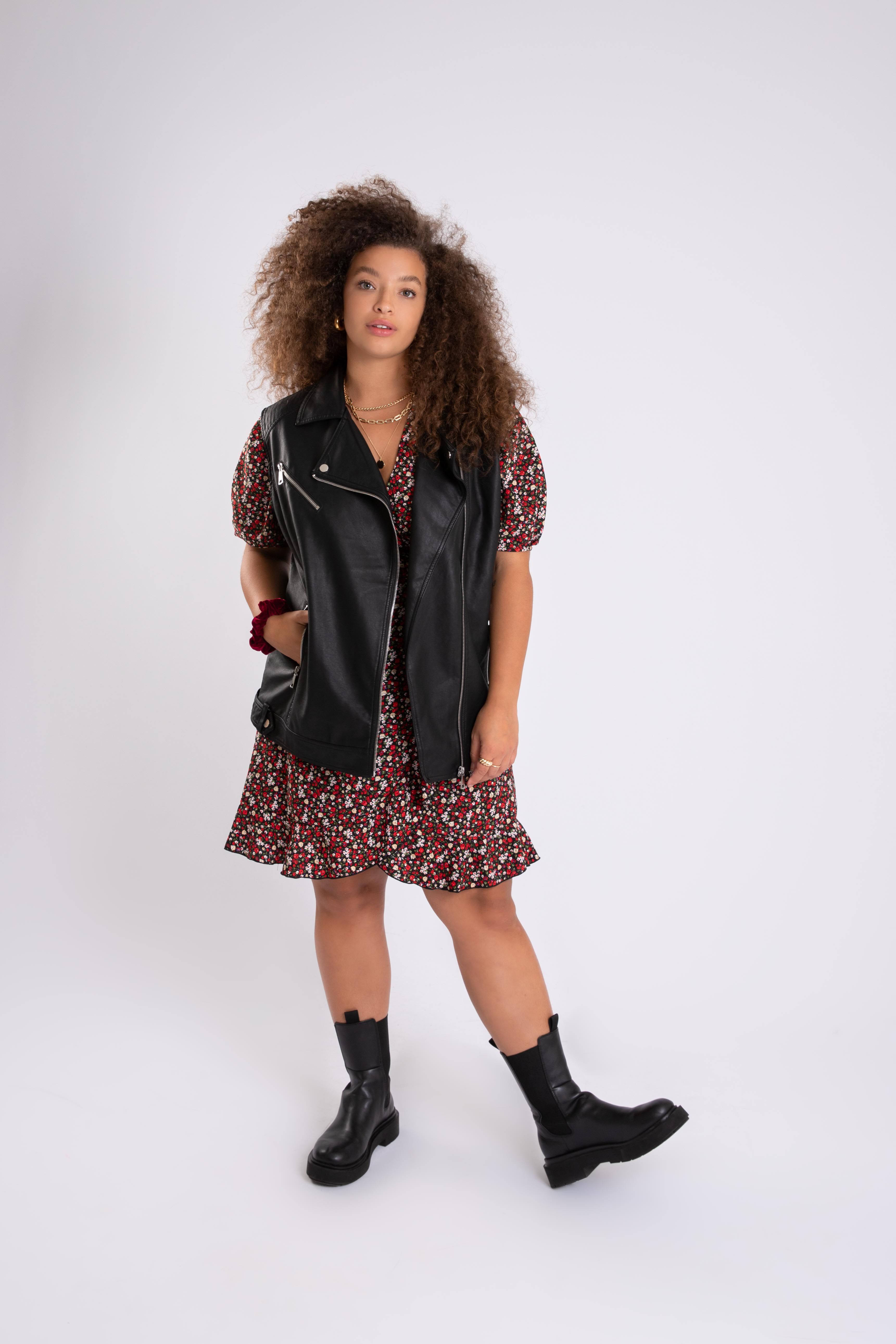 Gilet en similicuir  image number 5