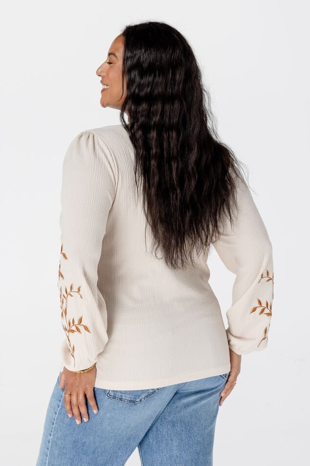 Haut avec broderie image number 3