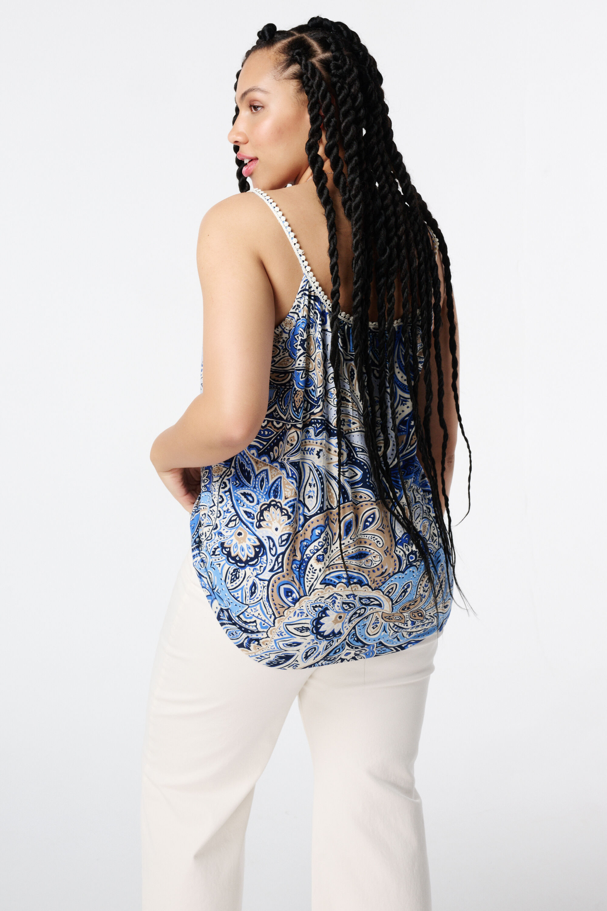 Haut avec d&eacute;tails en crochet image number 3