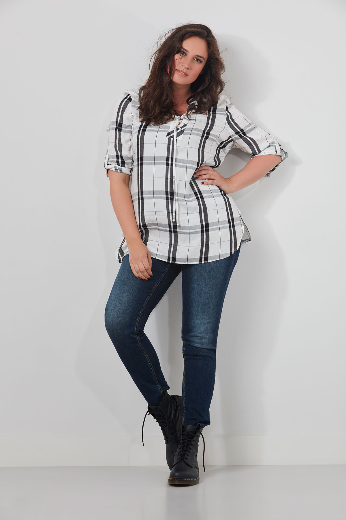 Chemisier &agrave; carreaux image number 3