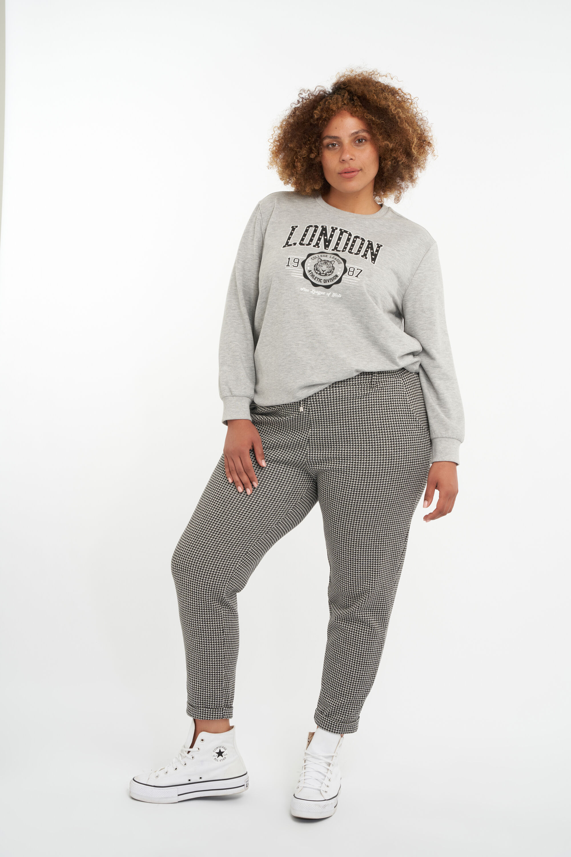 Pantalon ample &agrave; carreaux image number 5