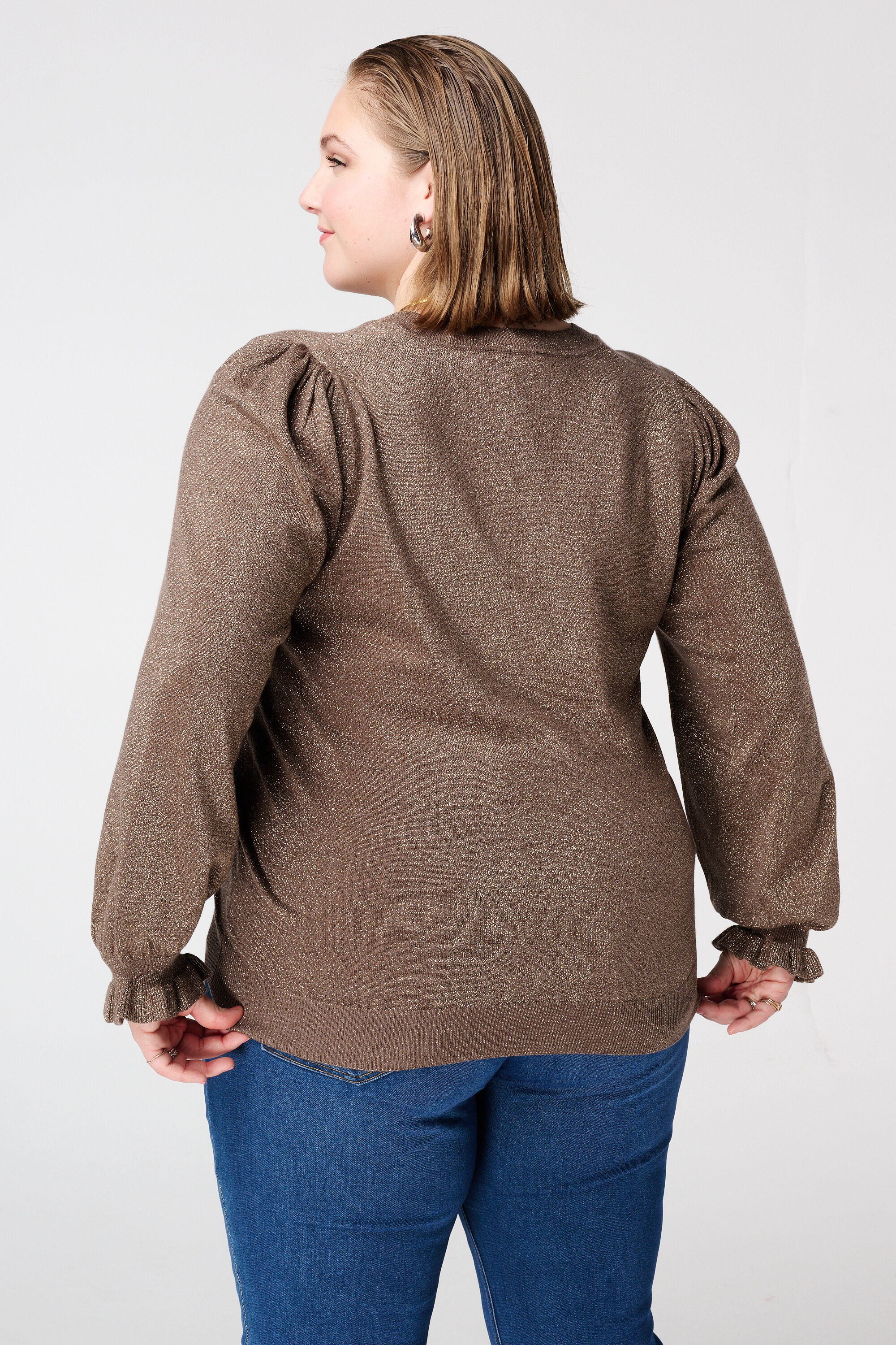 Pull en lurex avec manches volant&eacute;es image number 3