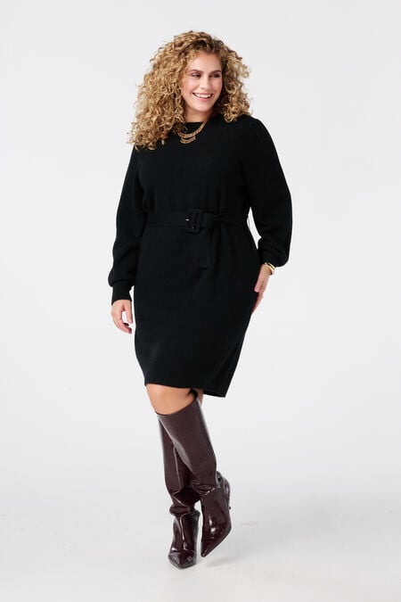 Robe tricotée avec ceinture Robe tricotée avec ceinture
