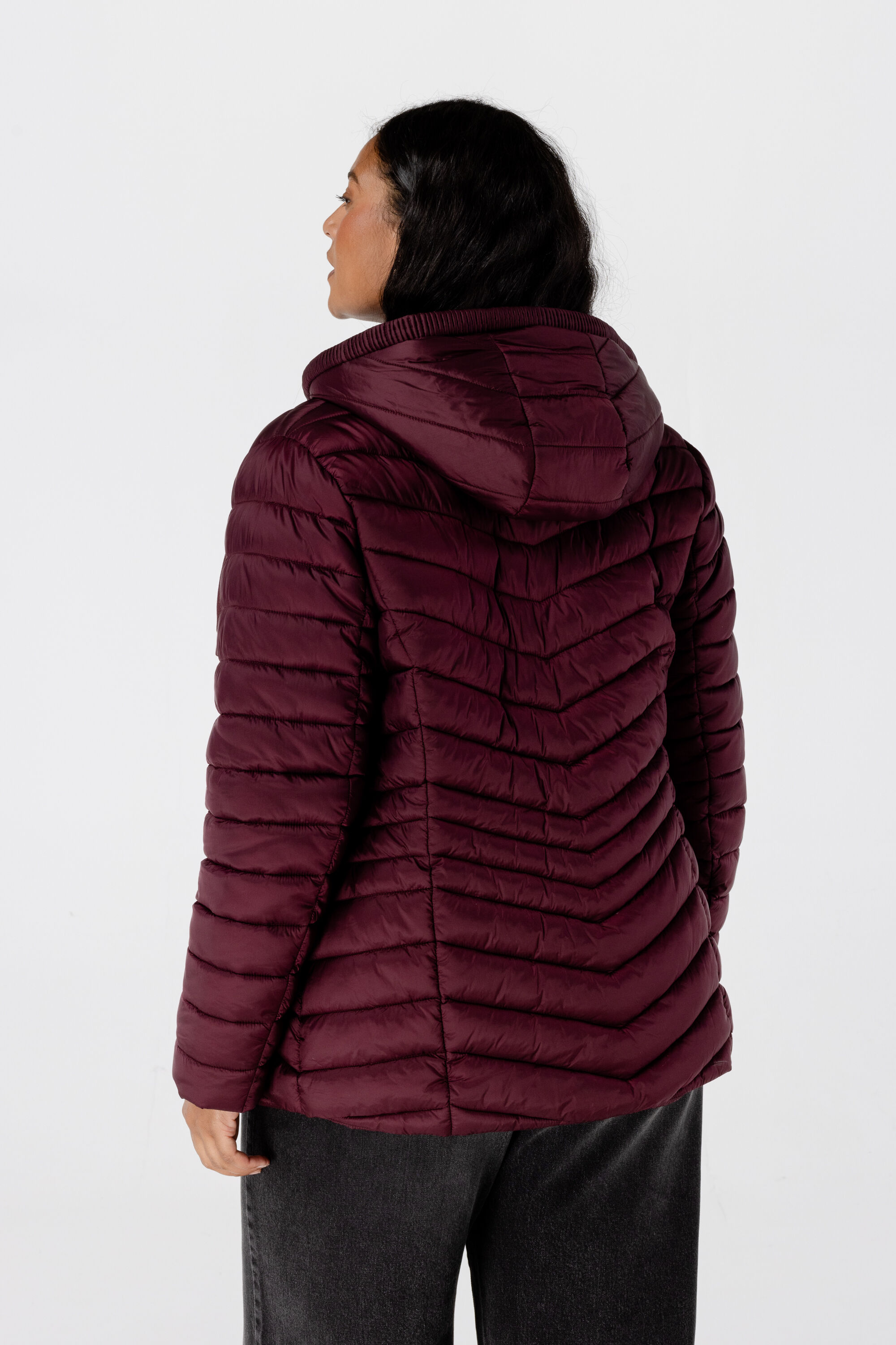 Veste l&eacute;g&egrave;rement matelass&eacute;e image number 3