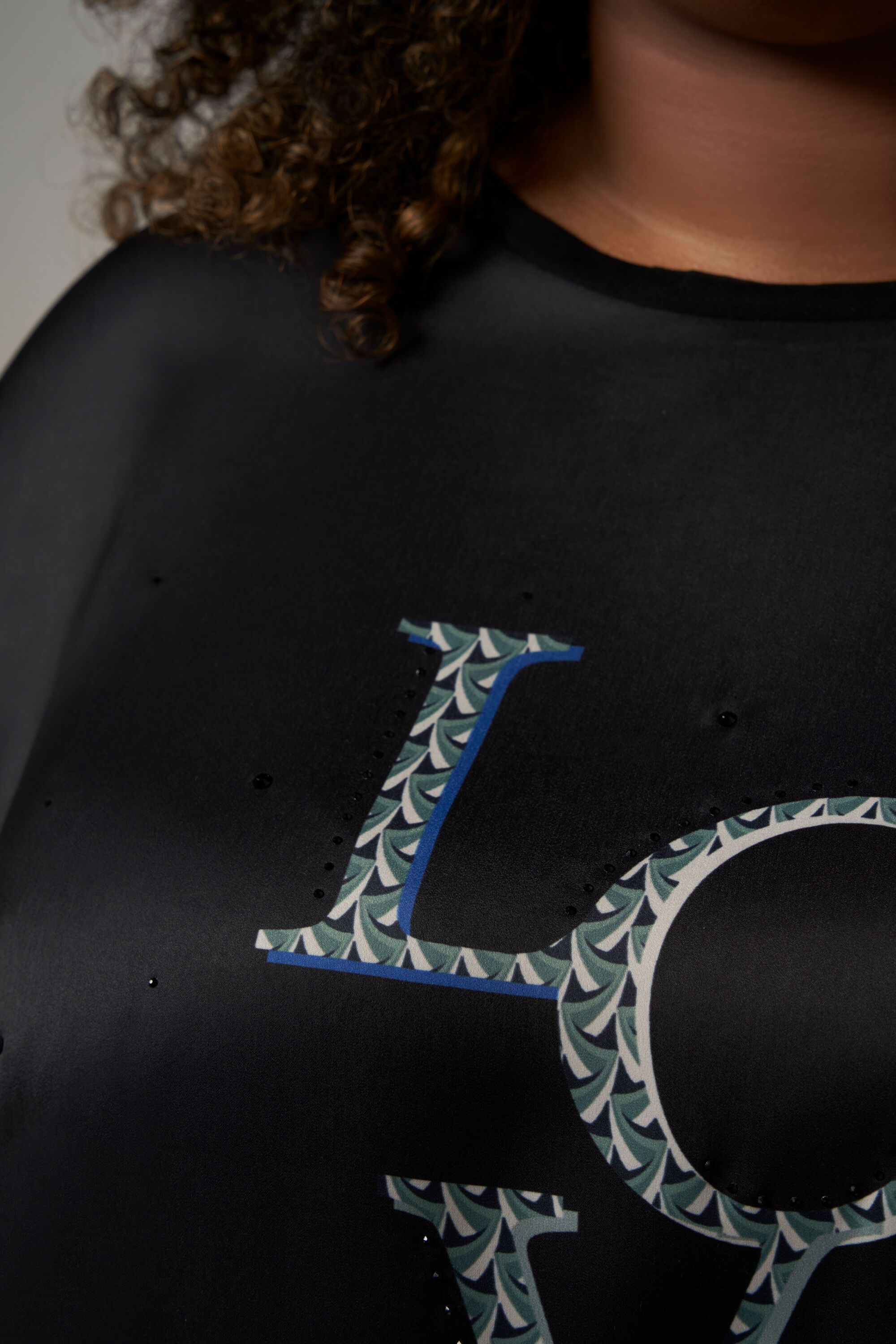 T-shirt, orn&eacute; d&rsquo;un imprim&eacute; "LOVE" image number 4