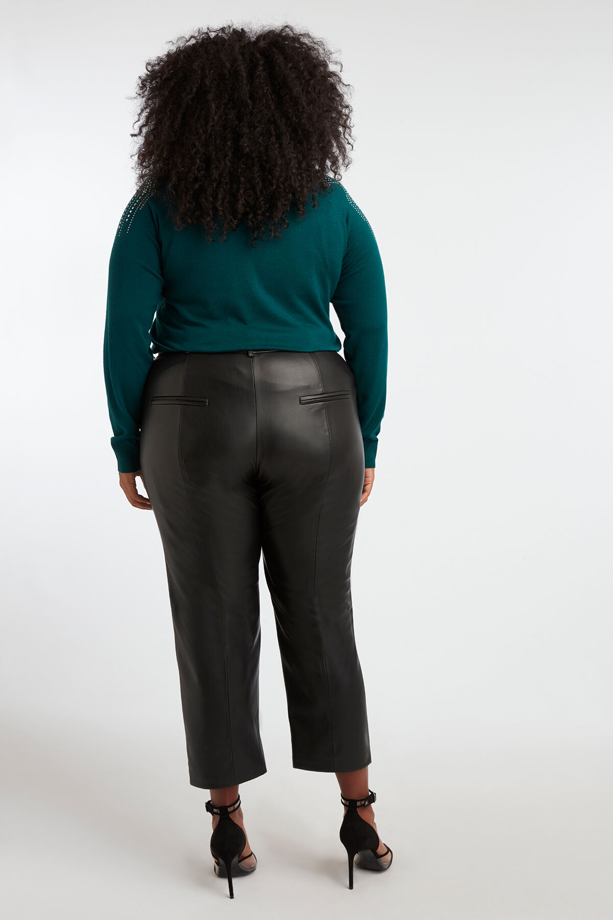 Pull avec strass image number 5