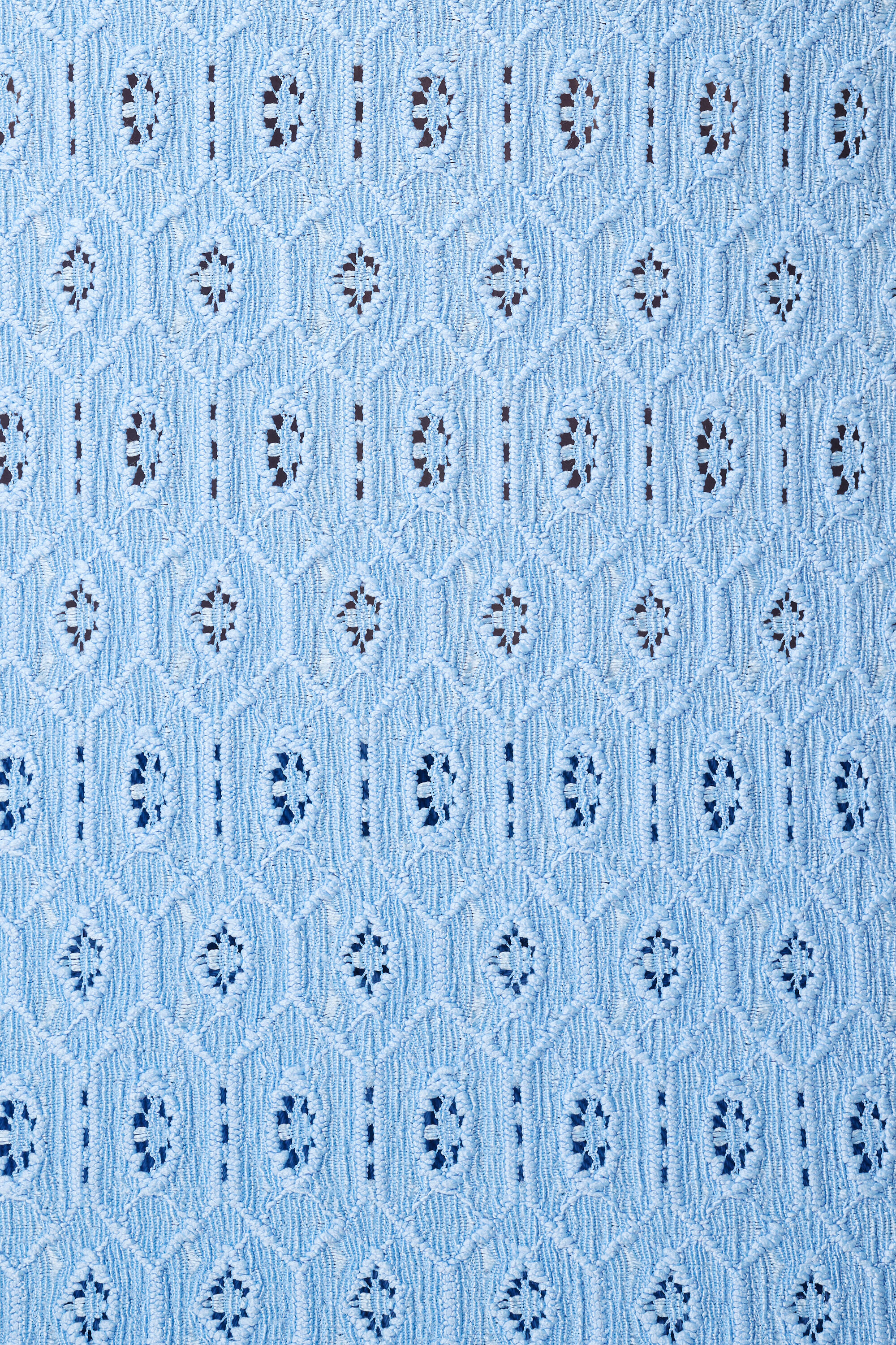 Haut avec motif ajour&eacute; image number 5