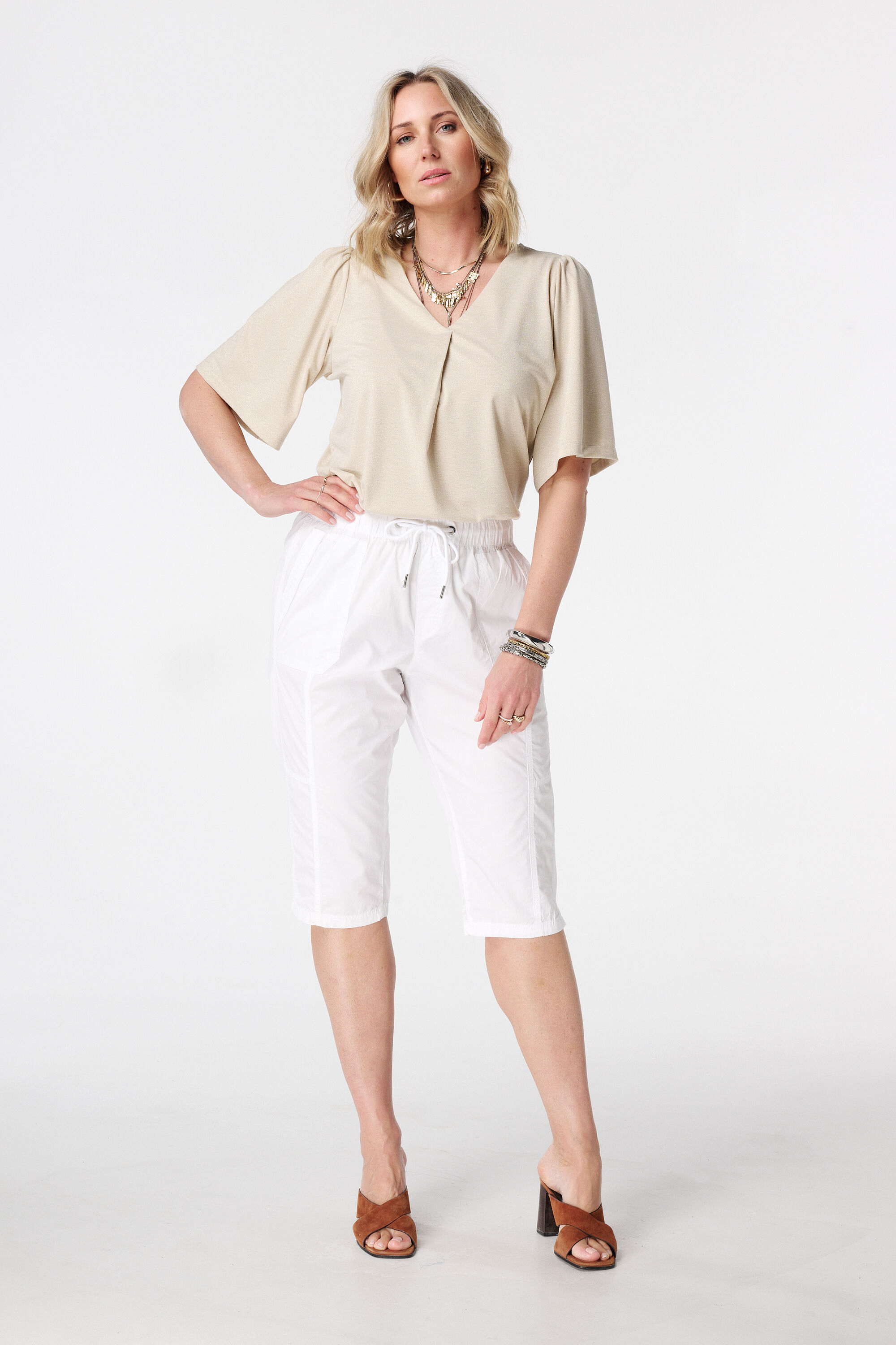 Pantalon capri avec taille &eacute;lastique image number 0