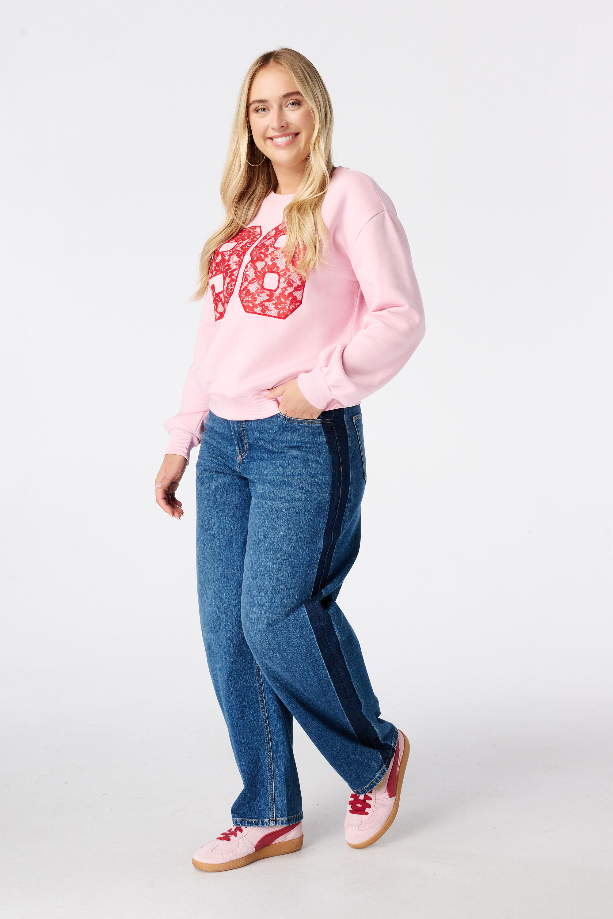 Pull avec dentelle image number 5