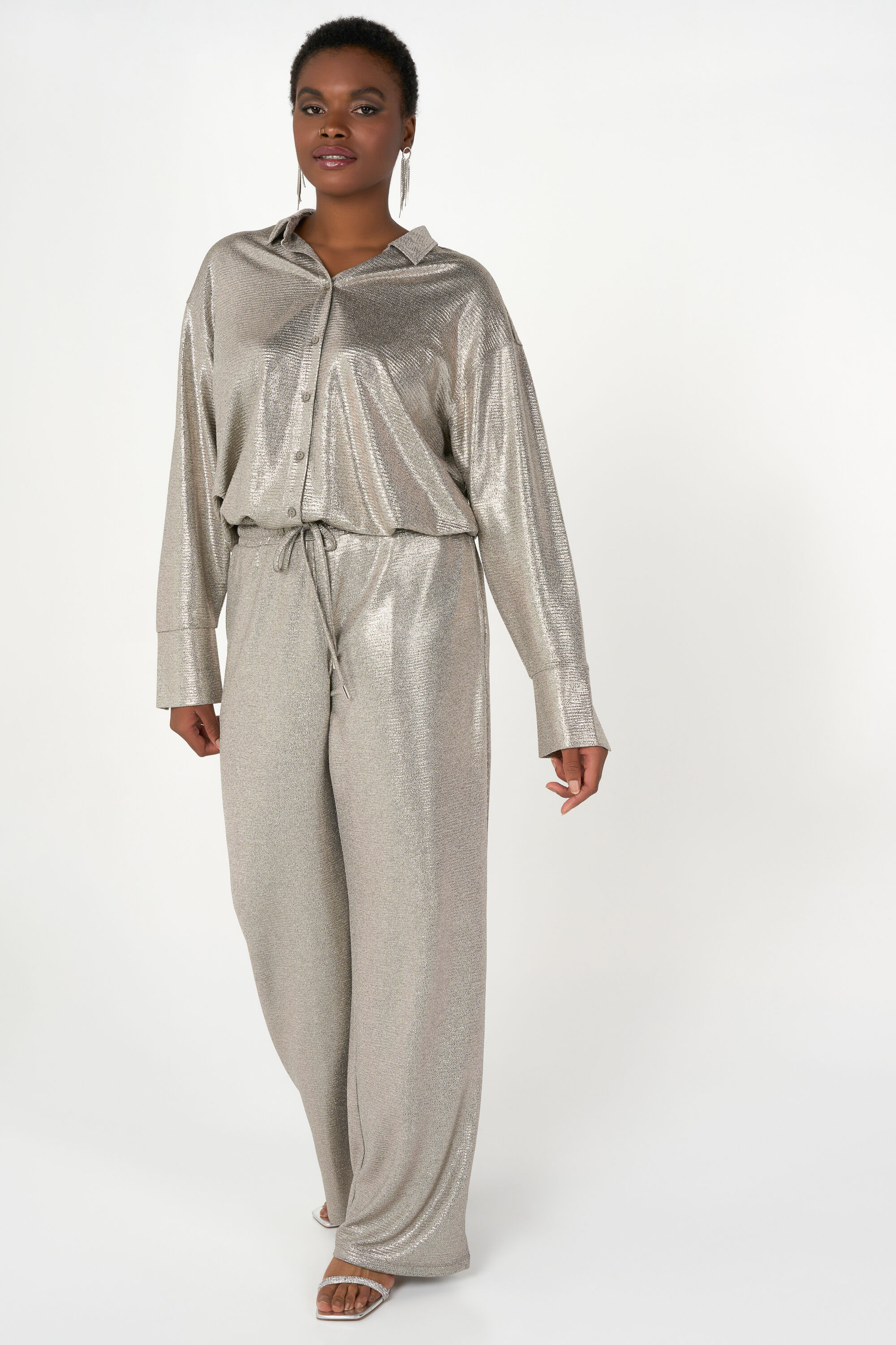 Pantalon large en tissu brillant image number 6