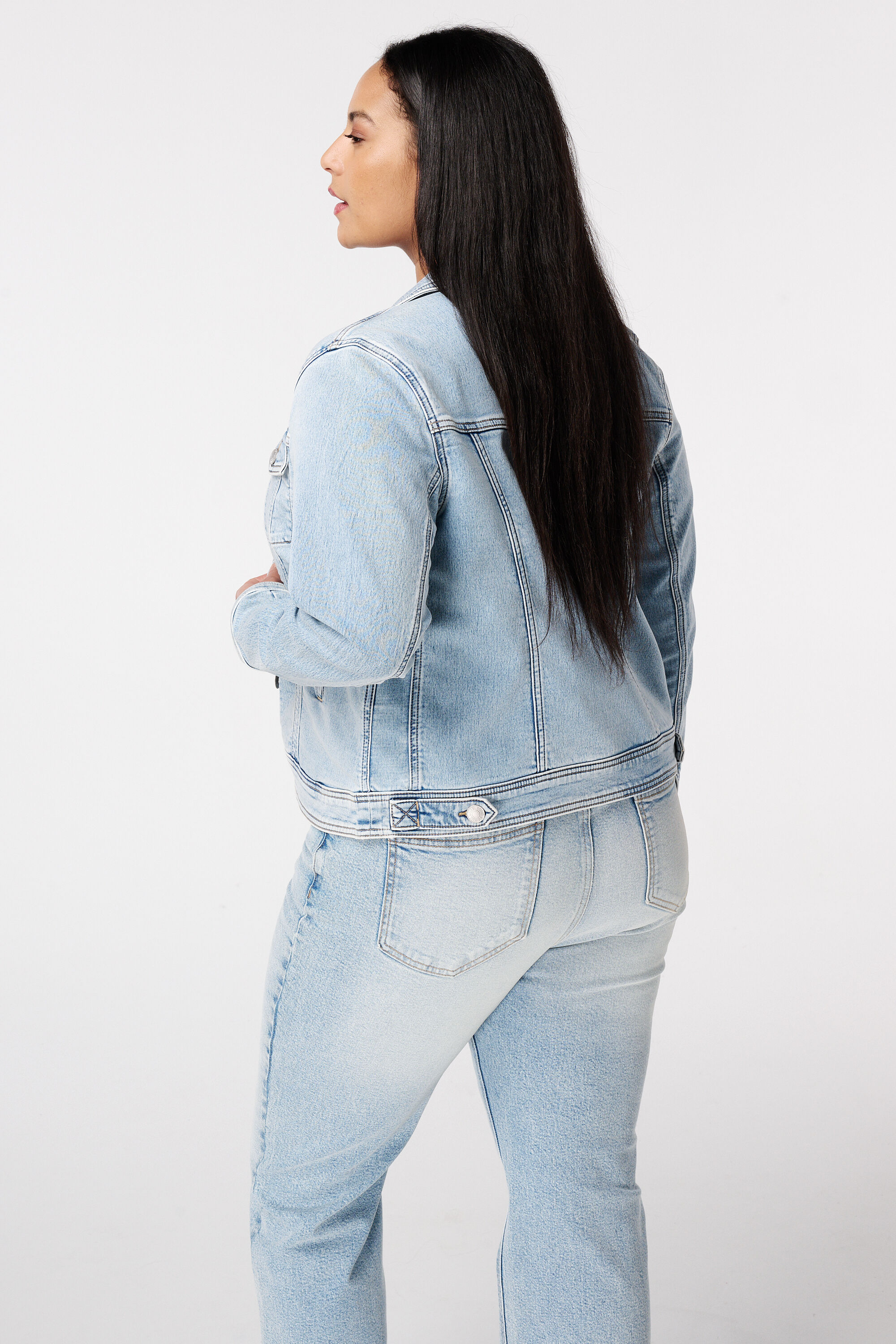 Veste en jean avec fermeture &agrave; boutons image number 3